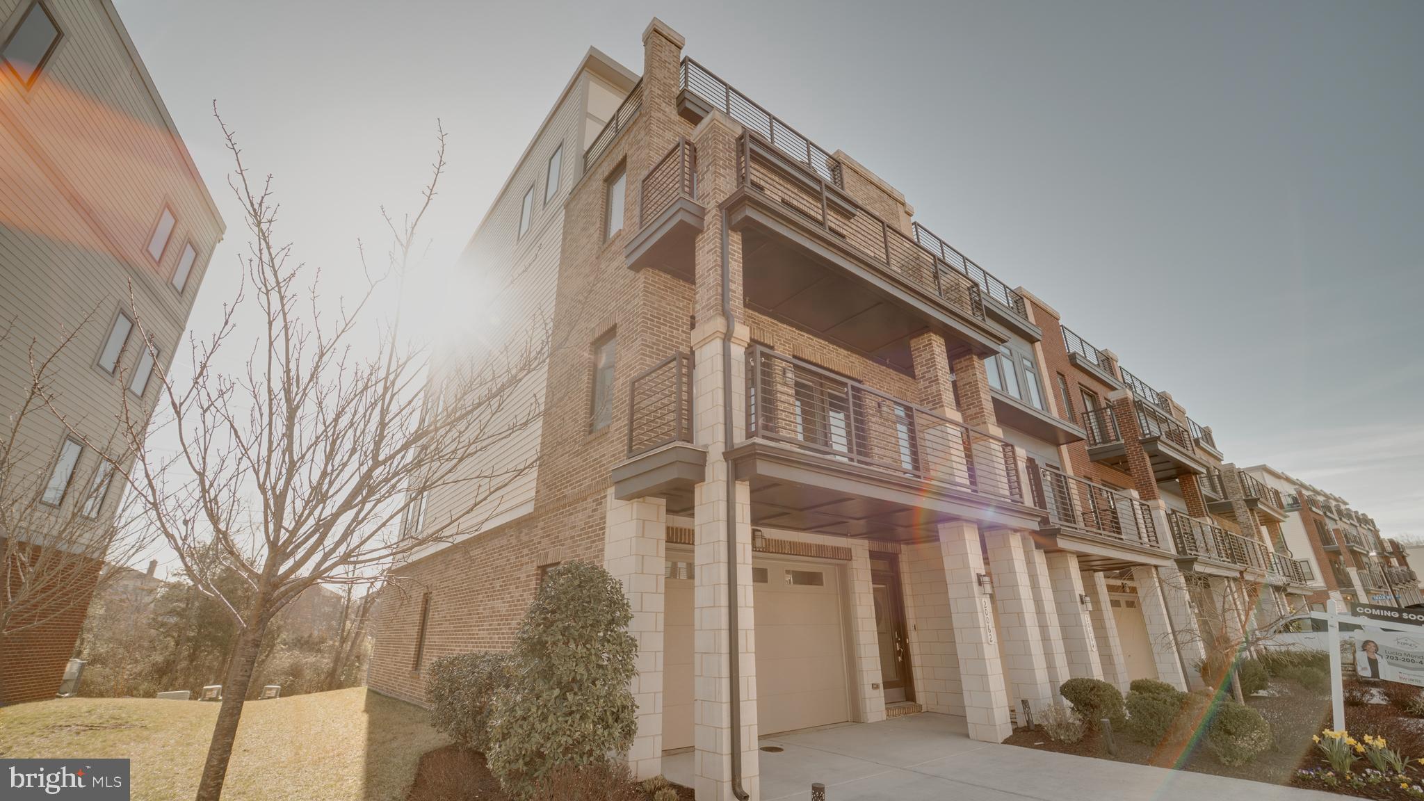 ASHBURN OVERLOOK - Residential