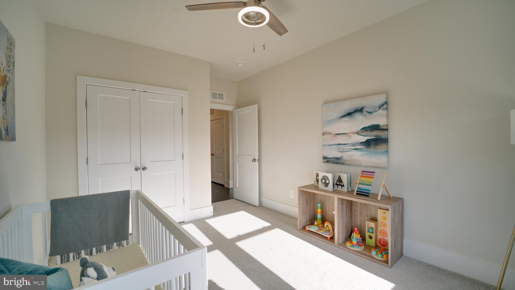 ASHBURN OVERLOOK - Residential