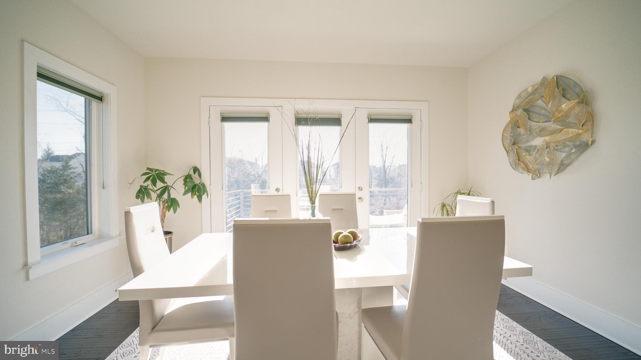 ASHBURN OVERLOOK - Residential