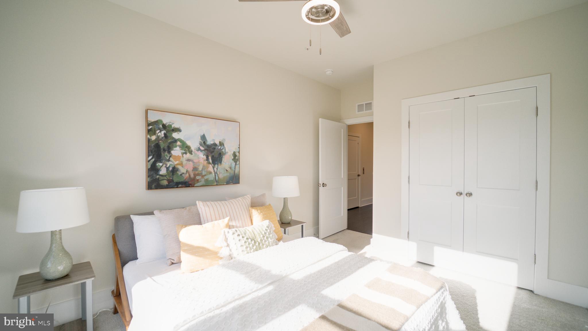 ASHBURN OVERLOOK - Residential