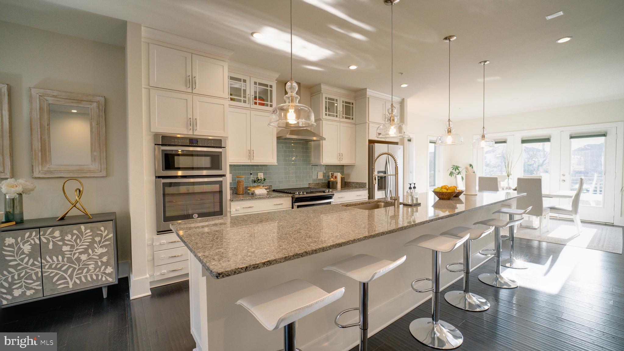 ASHBURN OVERLOOK - Residential