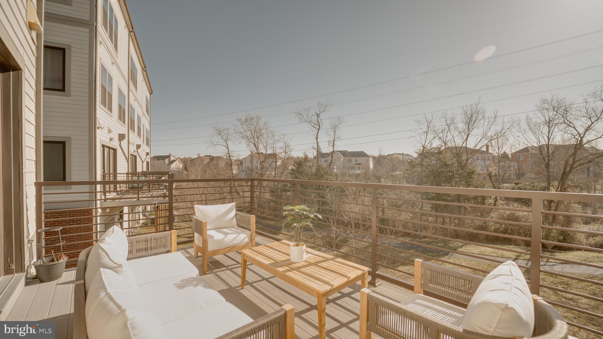 ASHBURN OVERLOOK - Residential