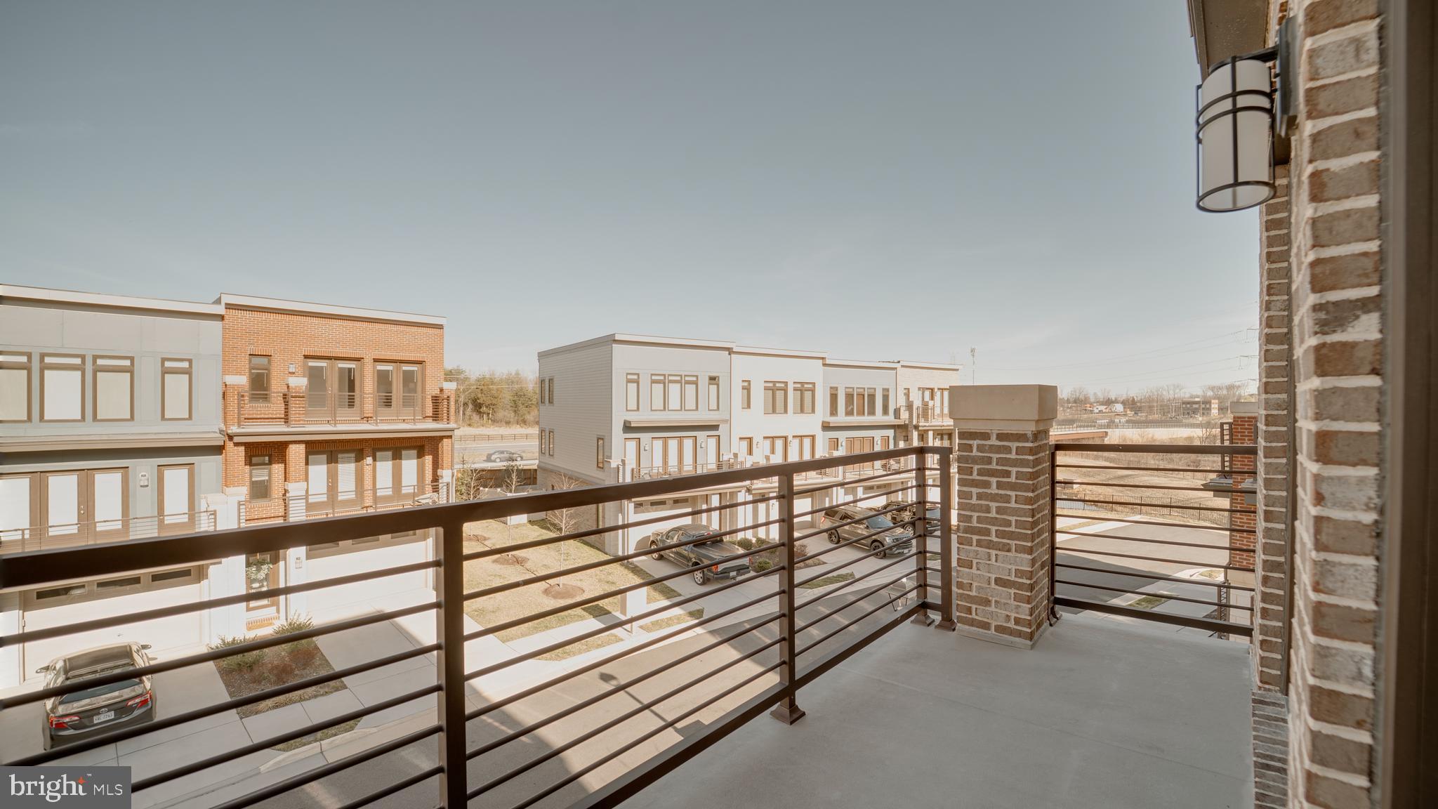 ASHBURN OVERLOOK - Residential