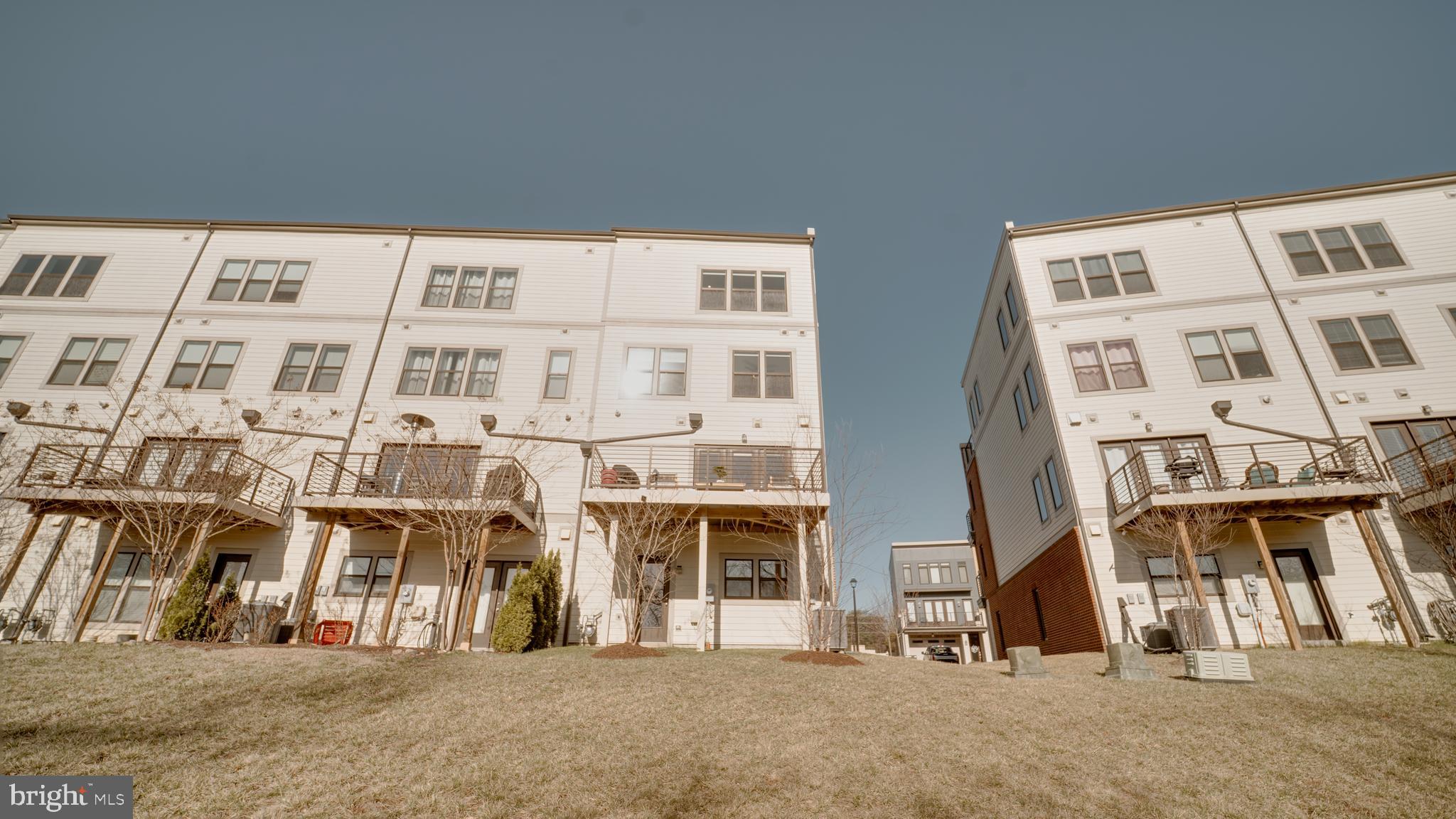 ASHBURN OVERLOOK - Residential