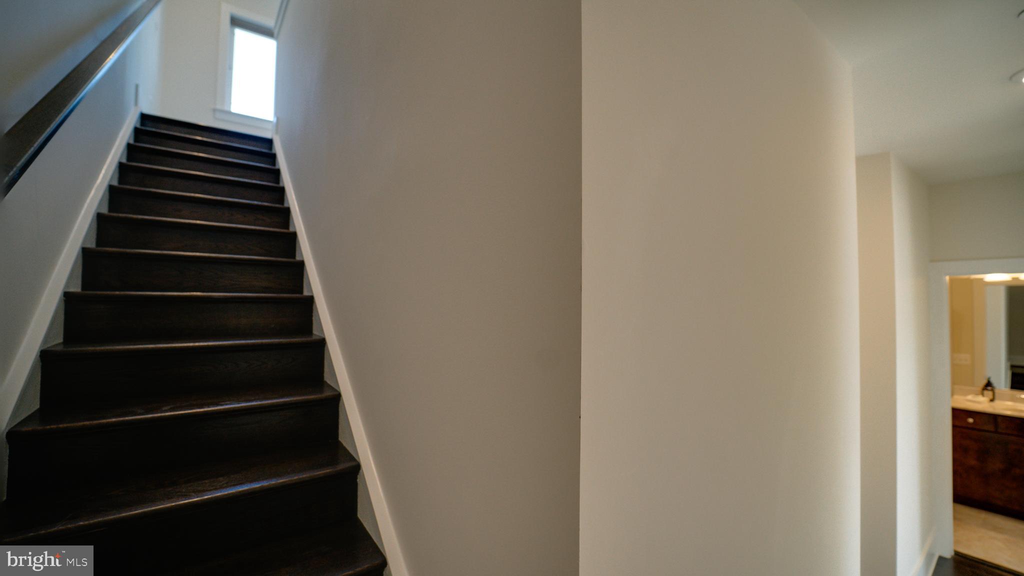 ASHBURN OVERLOOK - Residential