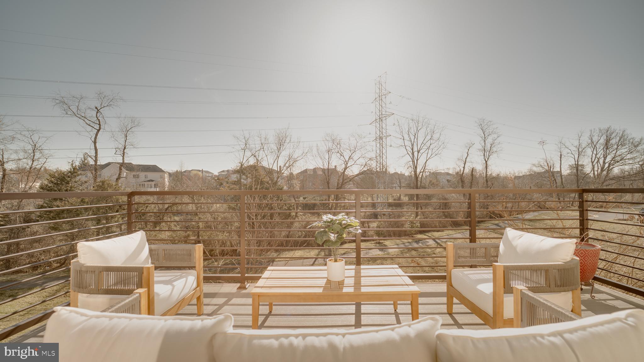 ASHBURN OVERLOOK - Residential