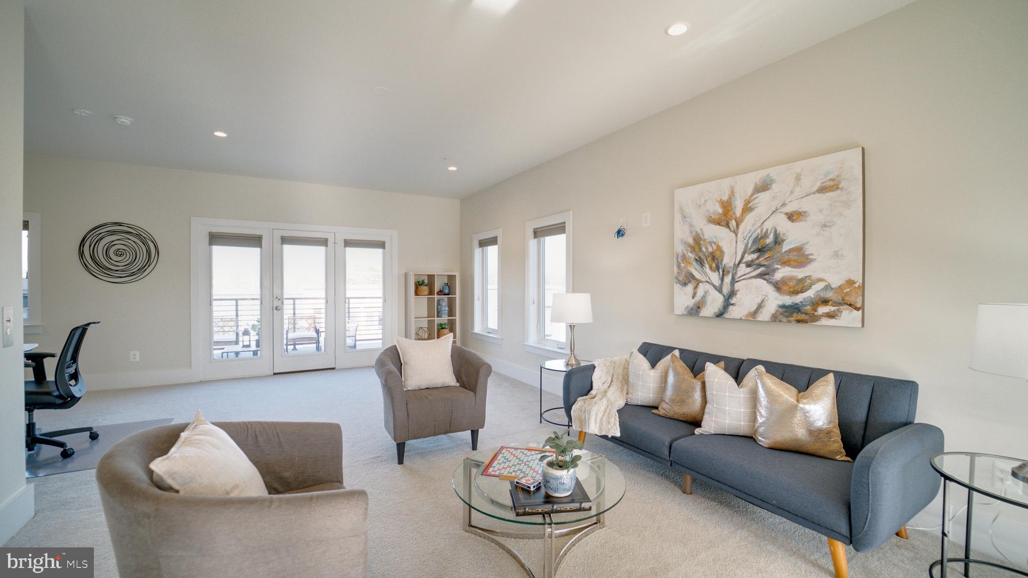 ASHBURN OVERLOOK - Residential