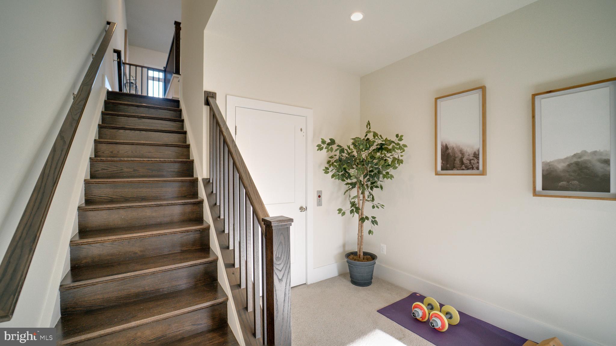 ASHBURN OVERLOOK - Residential