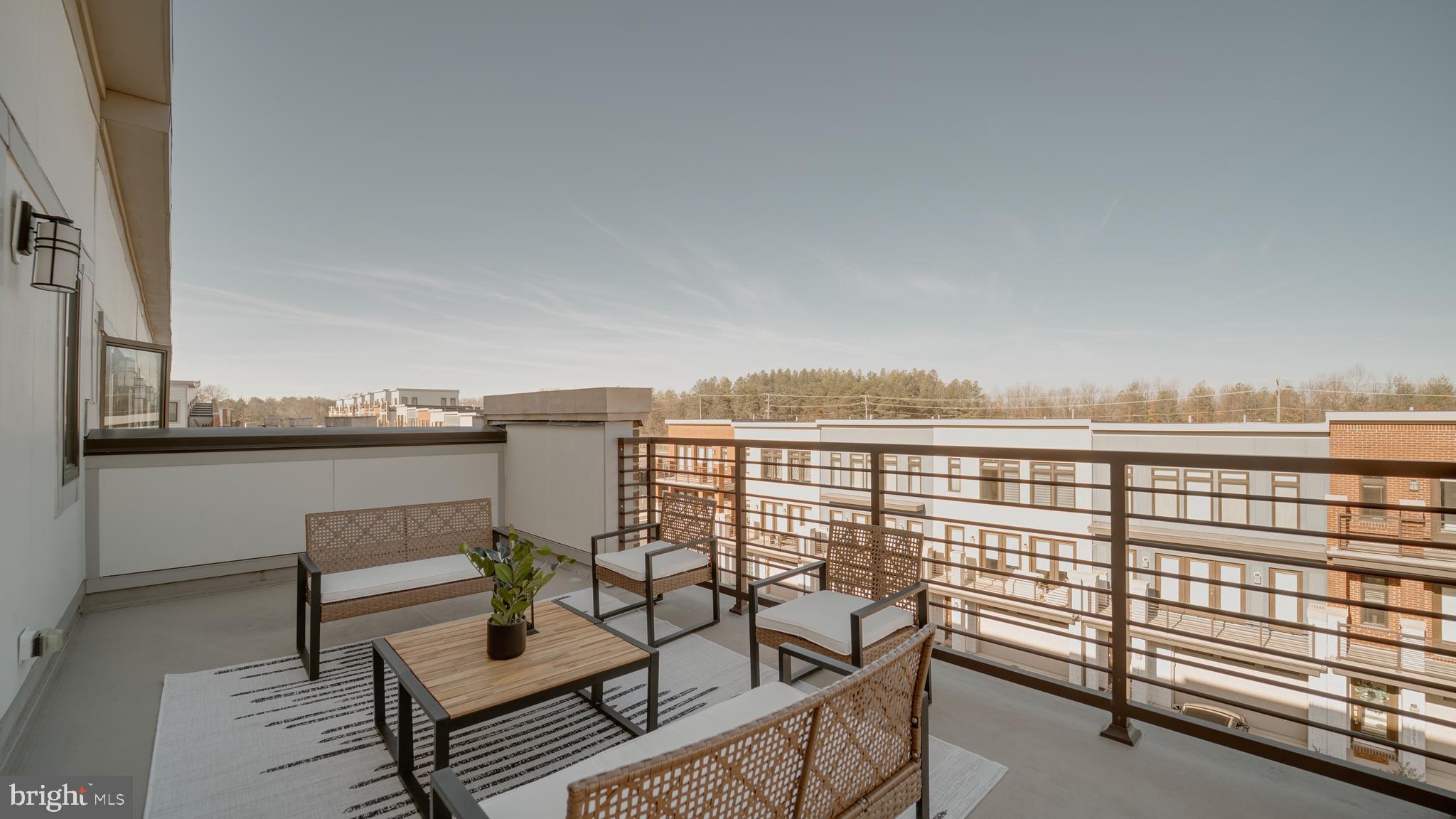 ASHBURN OVERLOOK - Residential