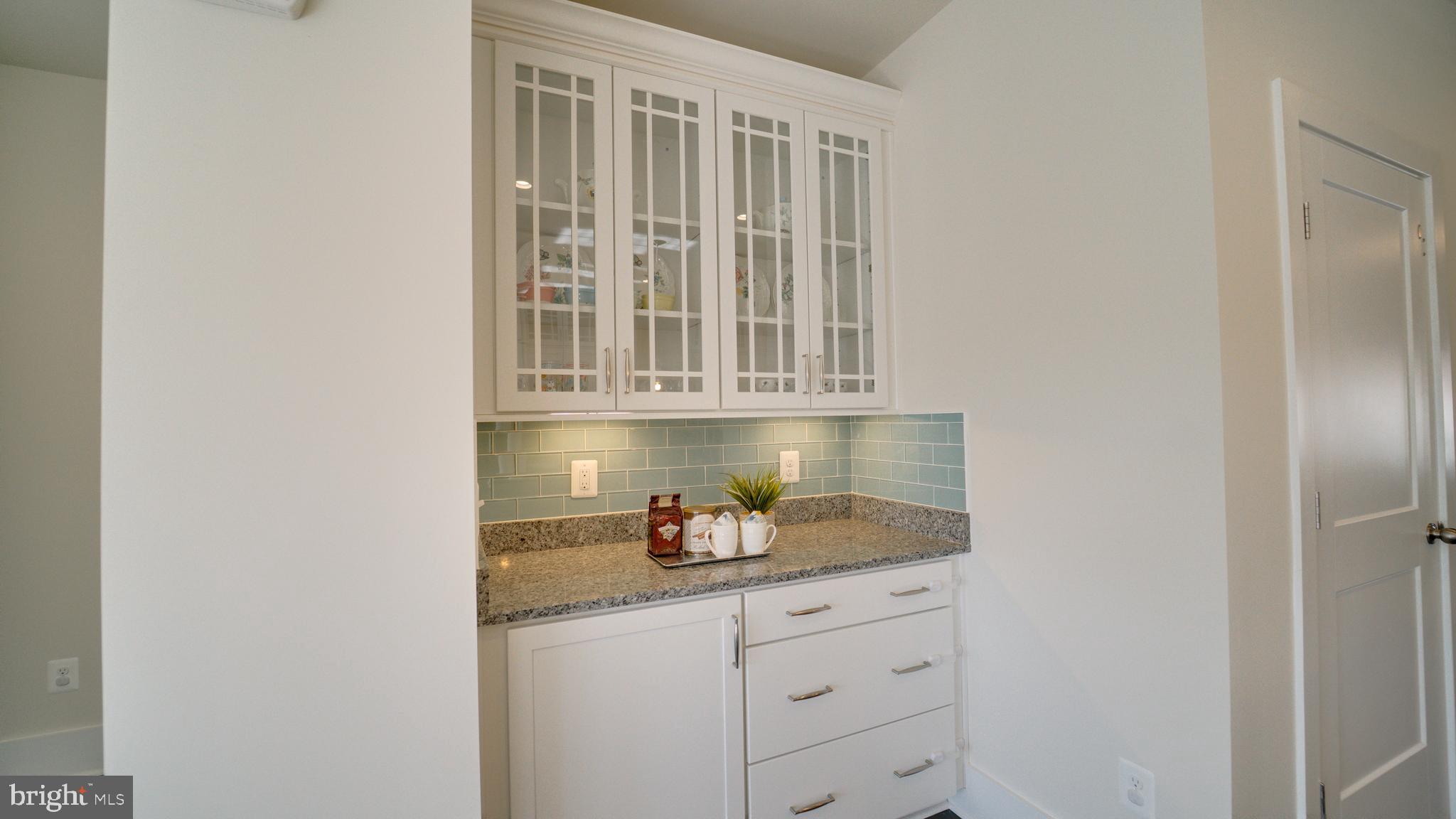 ASHBURN OVERLOOK - Residential