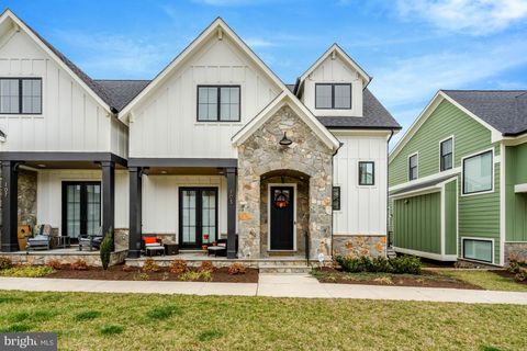 Condo For Sale - 105 Courthouse Road<br/> VIENNA, VA 22180