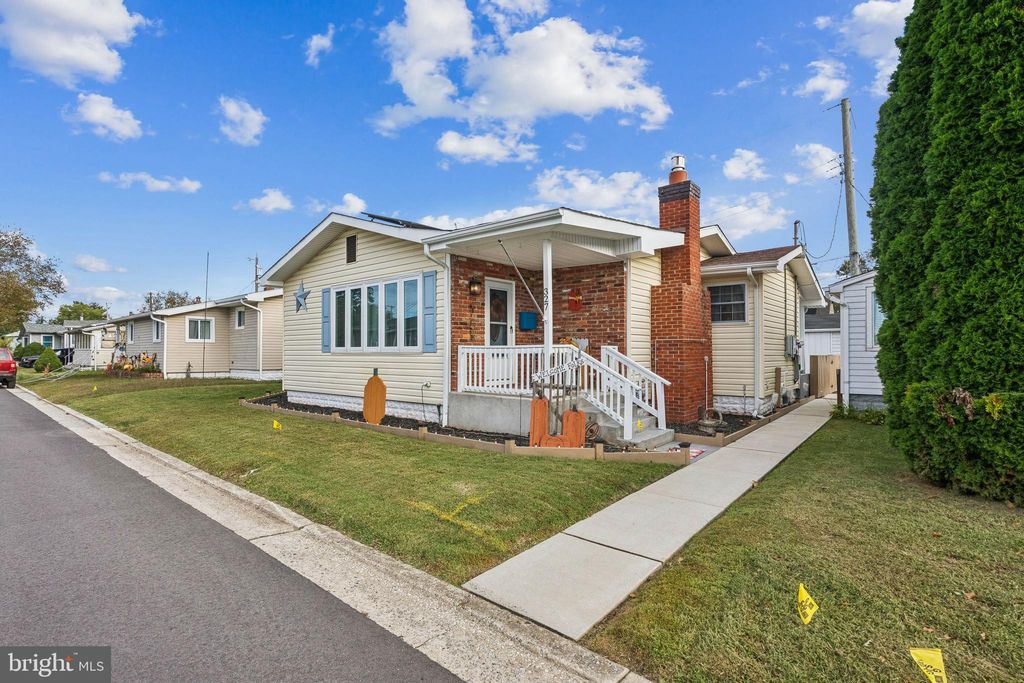 Photo of 327 Lafayette Road, CARNEYS POINT, NJ 08069 (MLS # NJSA2016492)