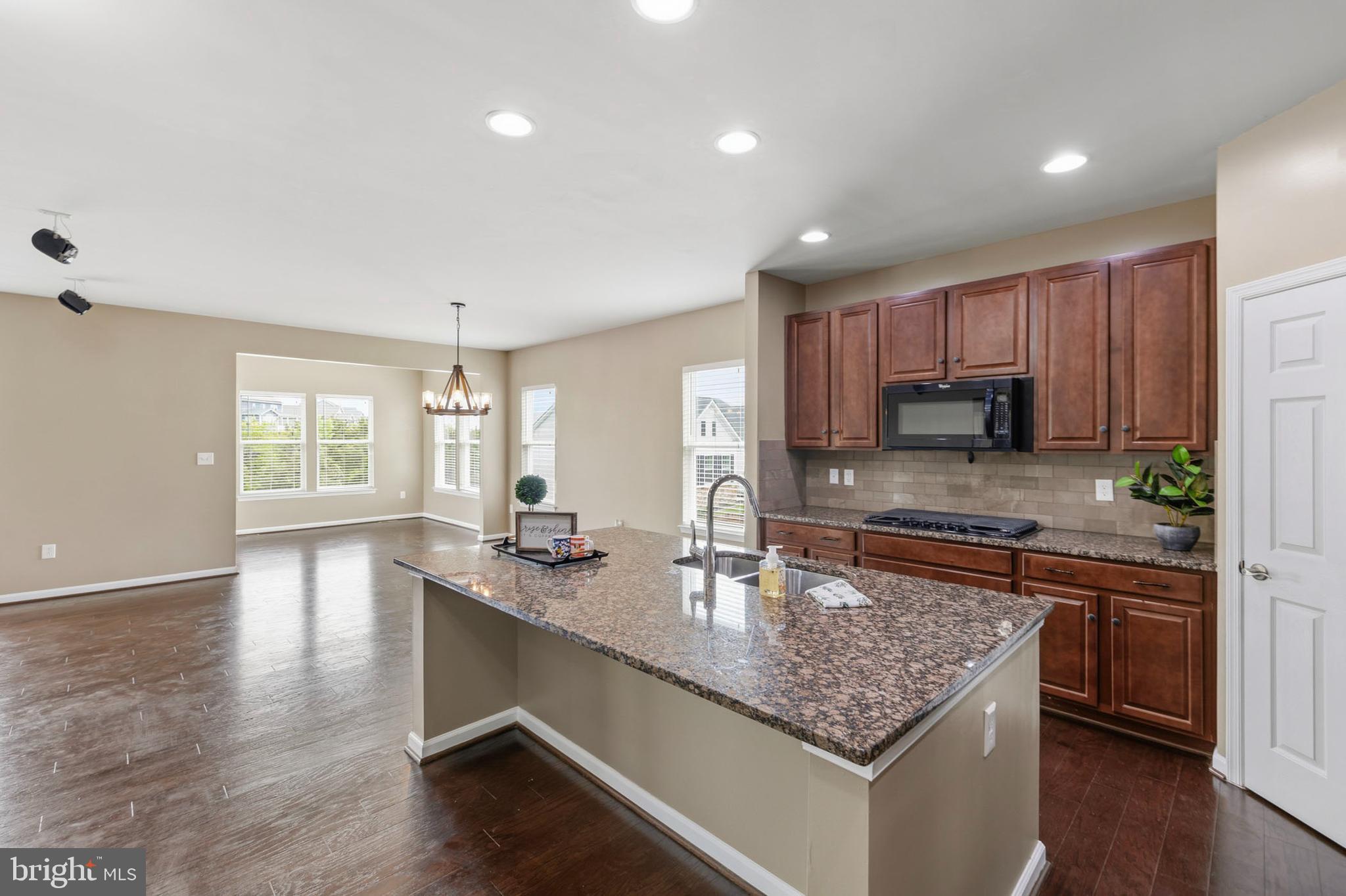 SOUTHERN HILLS - Residential