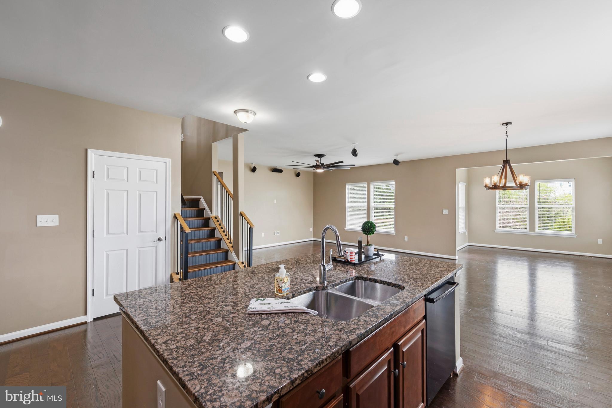 SOUTHERN HILLS - Residential
