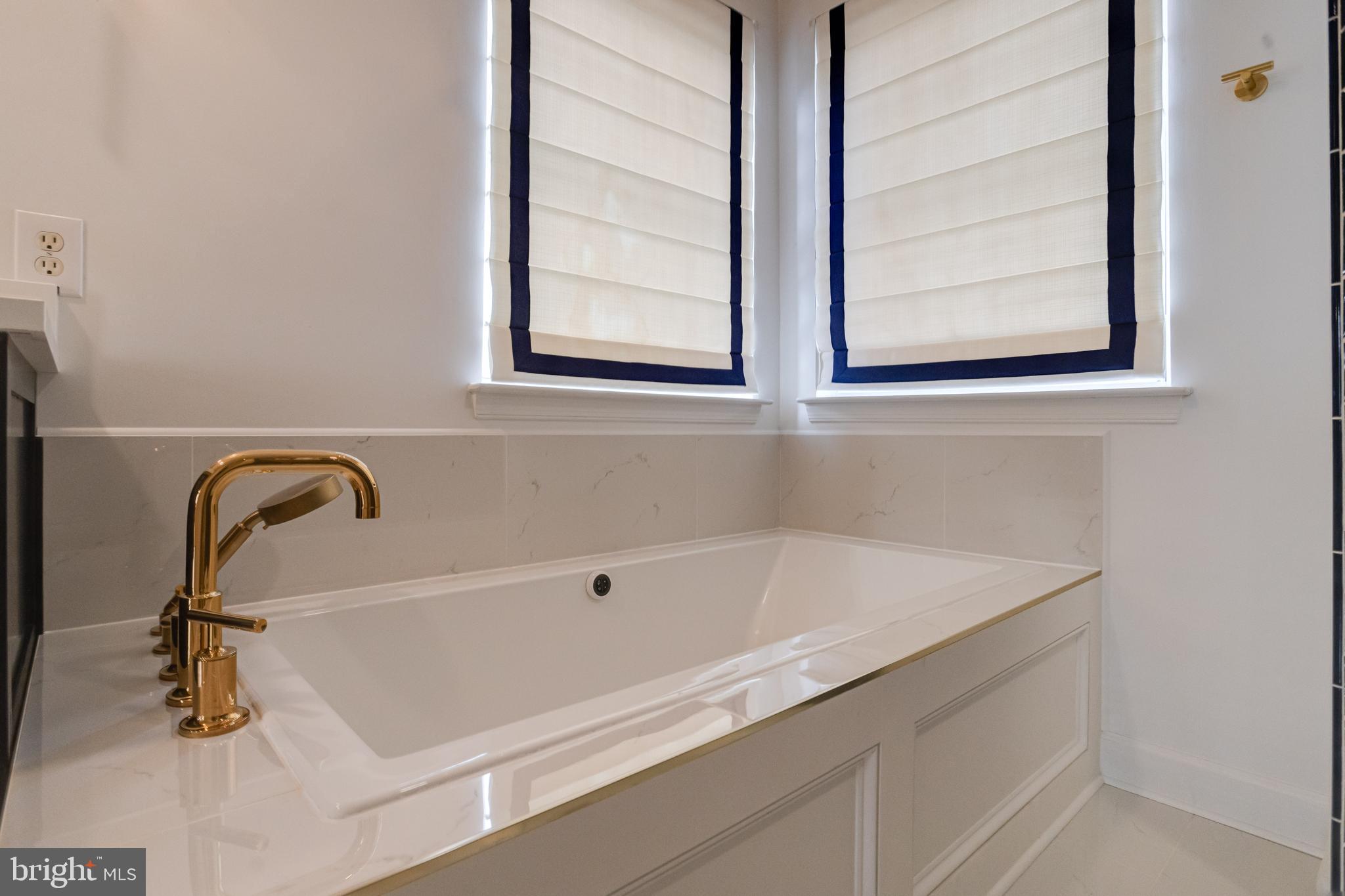 SPRINGHOUSE STATION - Residential