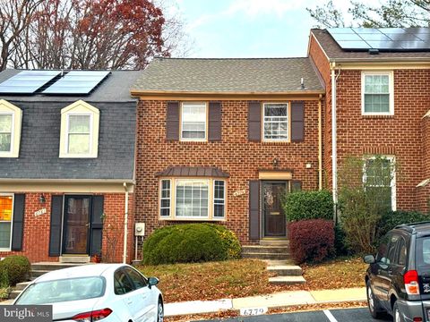 Photo of 6779 Surreywood Lane, BETHESDA, MD 20817 (MLS # MDMC2157170)