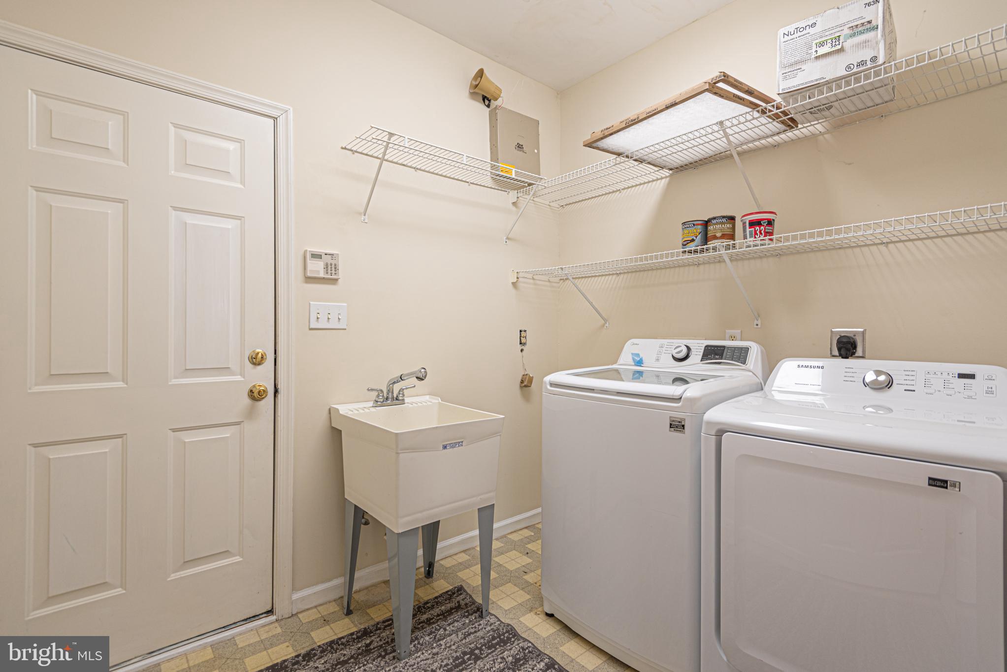 BUNTINGS POINT - Residential