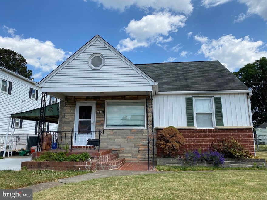 Sellers reviewing offers so "temp off" during that time. 

One-level living with kitchen, living, two bedrooms and the full bathroom on main. Kitchen overlooks nicely-sized back yard with garden boxes and two sheds that can be used for storage and/or a workshop. Attic space is quite large and also has two storage areas, one off the front and one off the back. New air conditioner and termite treatment! Schedule your showing today!