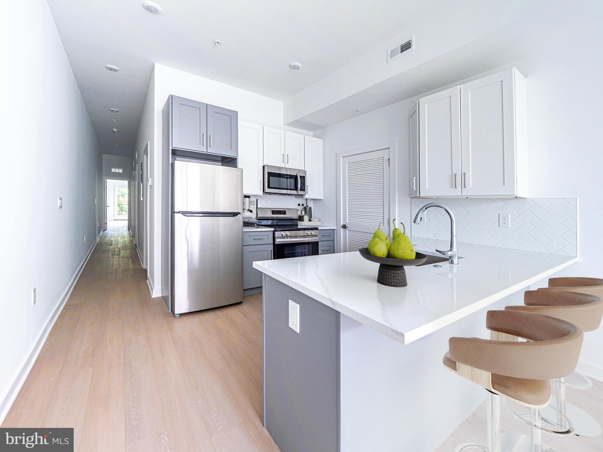 2403-2407 W THOMPSON STREET 3