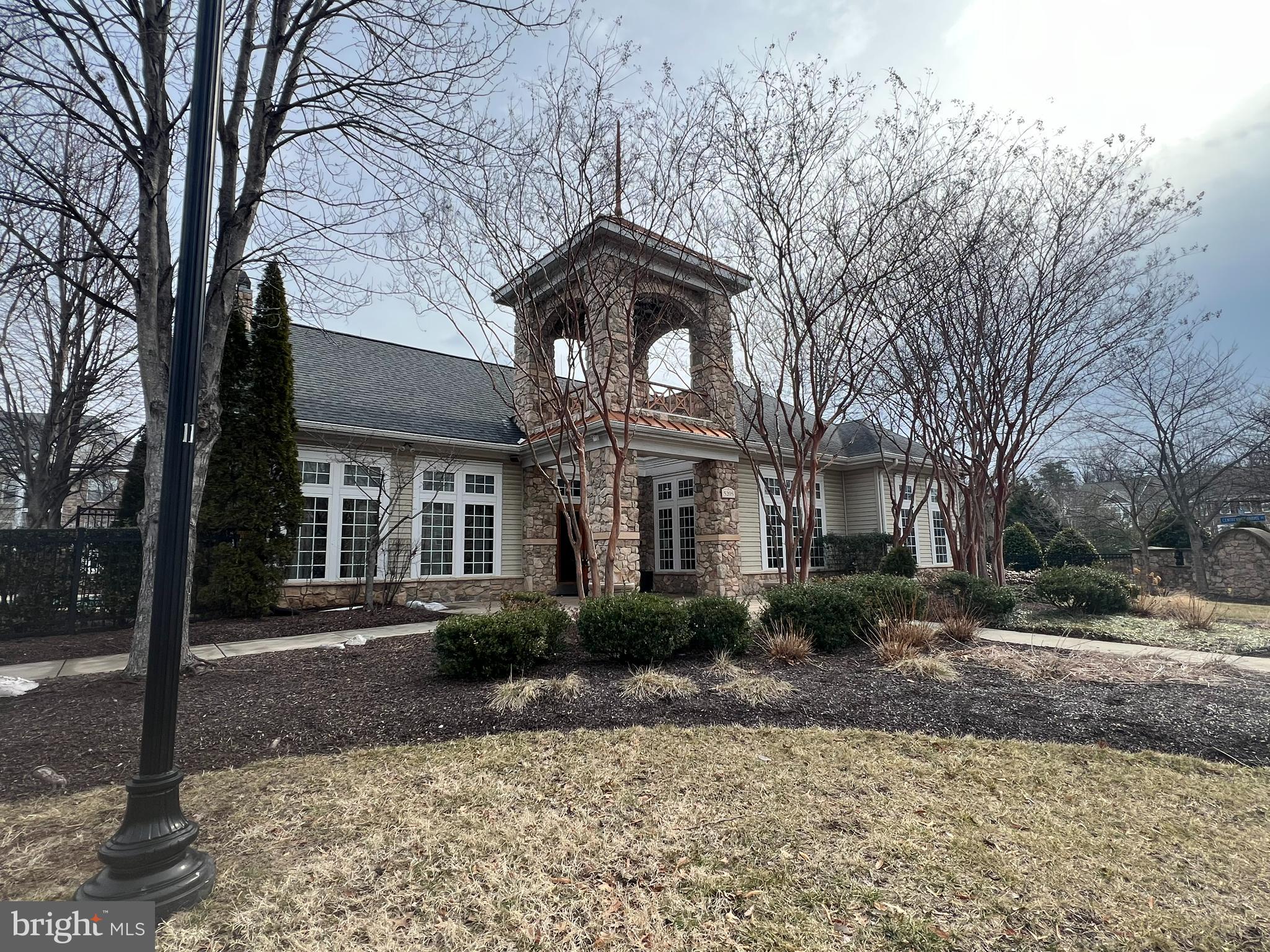 5107 TRAVIS EDWARD WAY D D