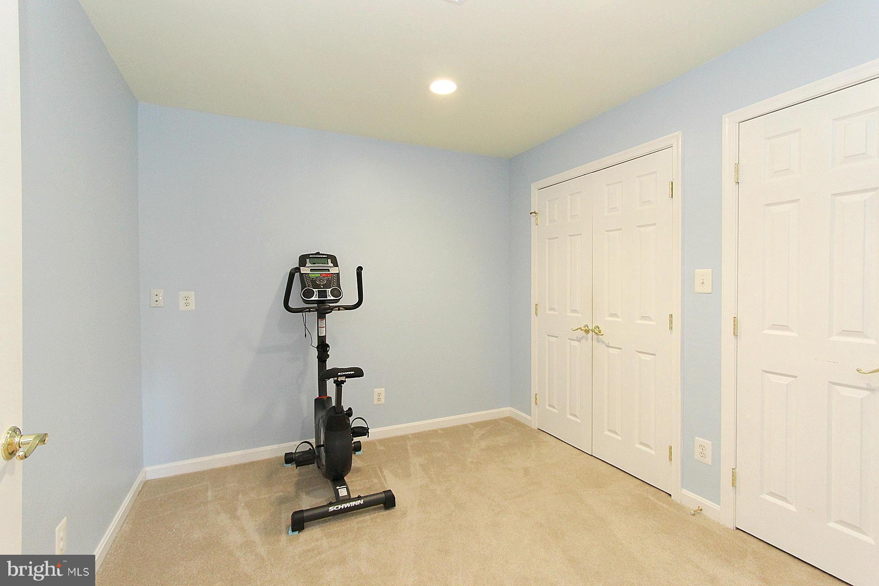 RIVER OAKS - Residential