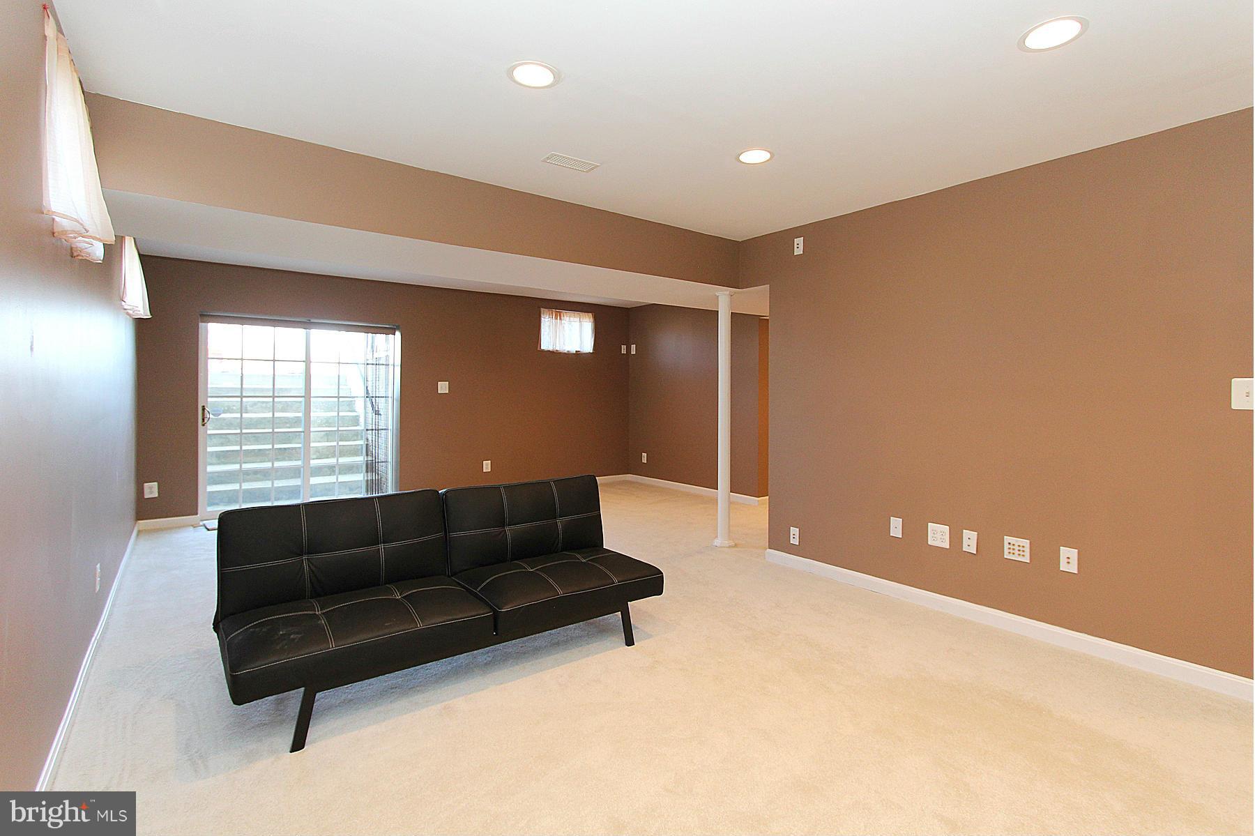 RIVER OAKS - Residential