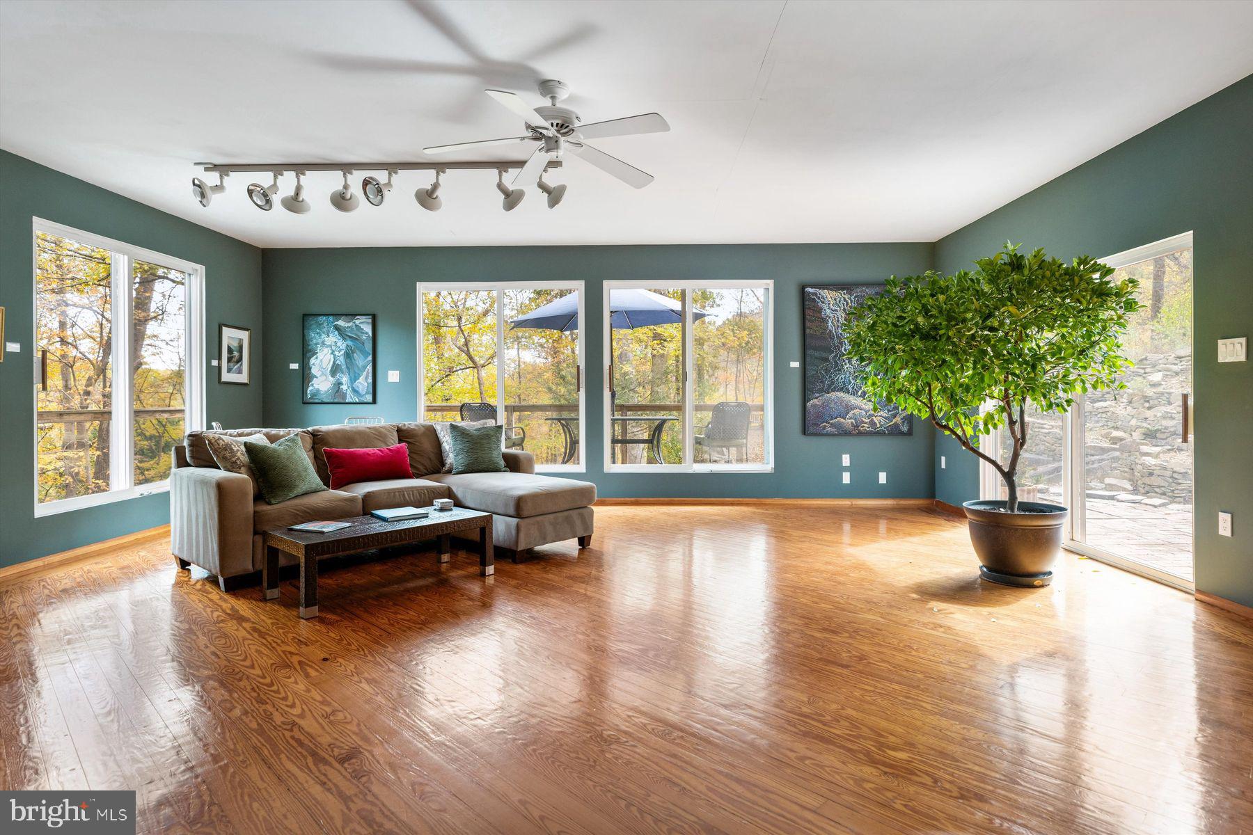 RIVERS WALK - Residential