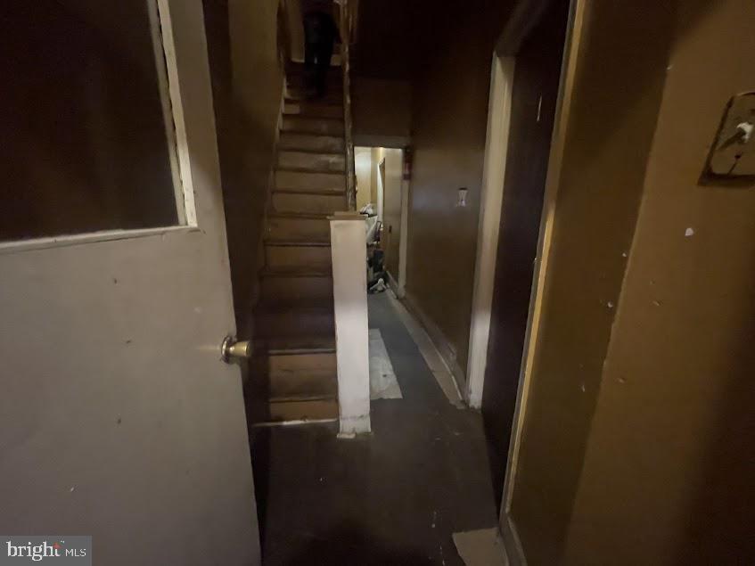 1042 W INDIANA AVENUE