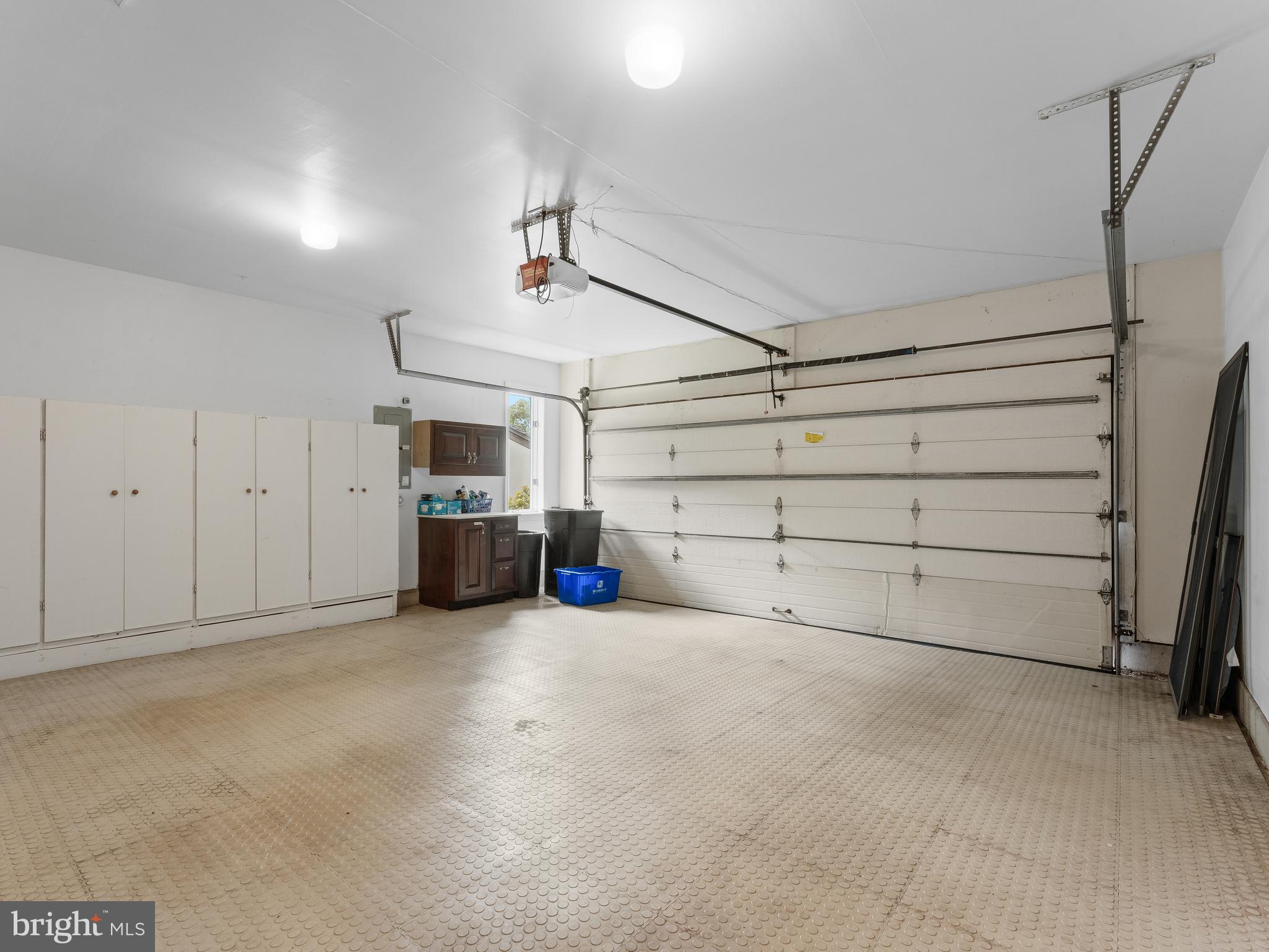 WHITPAIN FARM - Residential