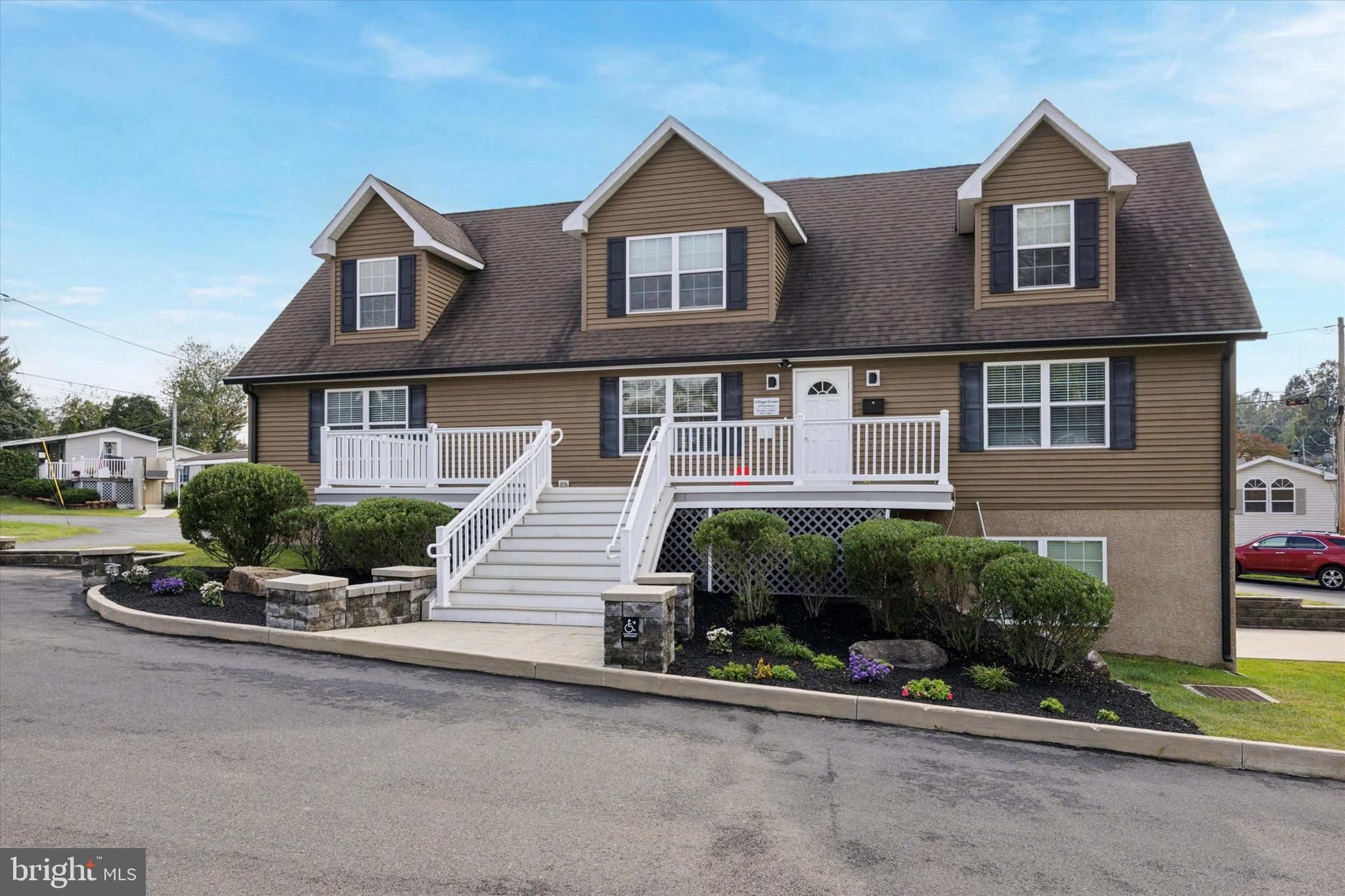 VILLAGE GREEN - Residential