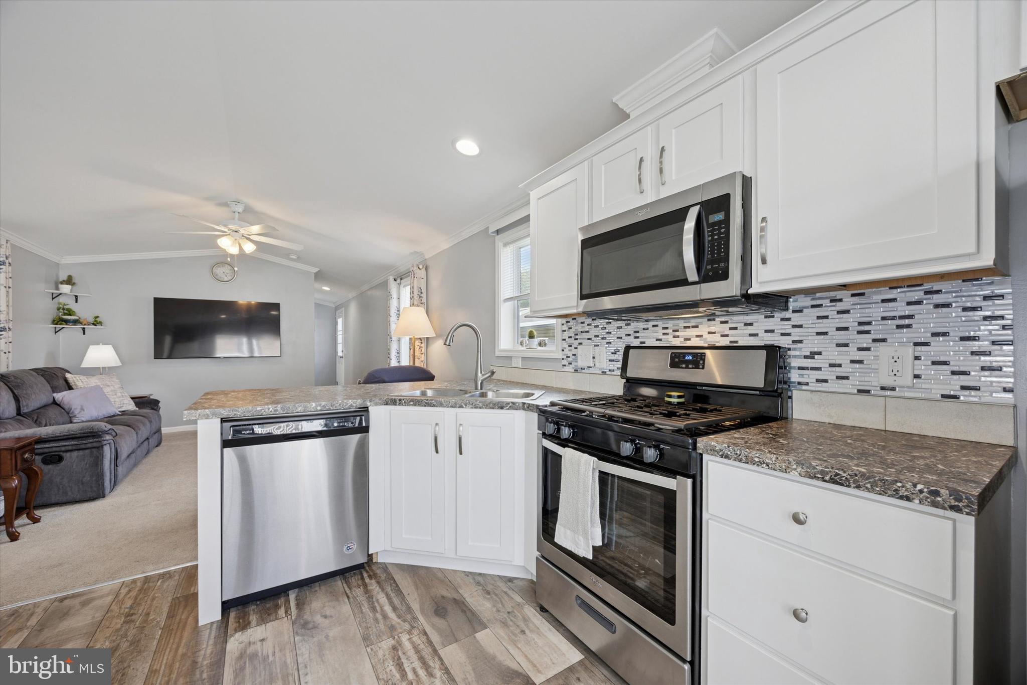 VILLAGE GREEN - Residential