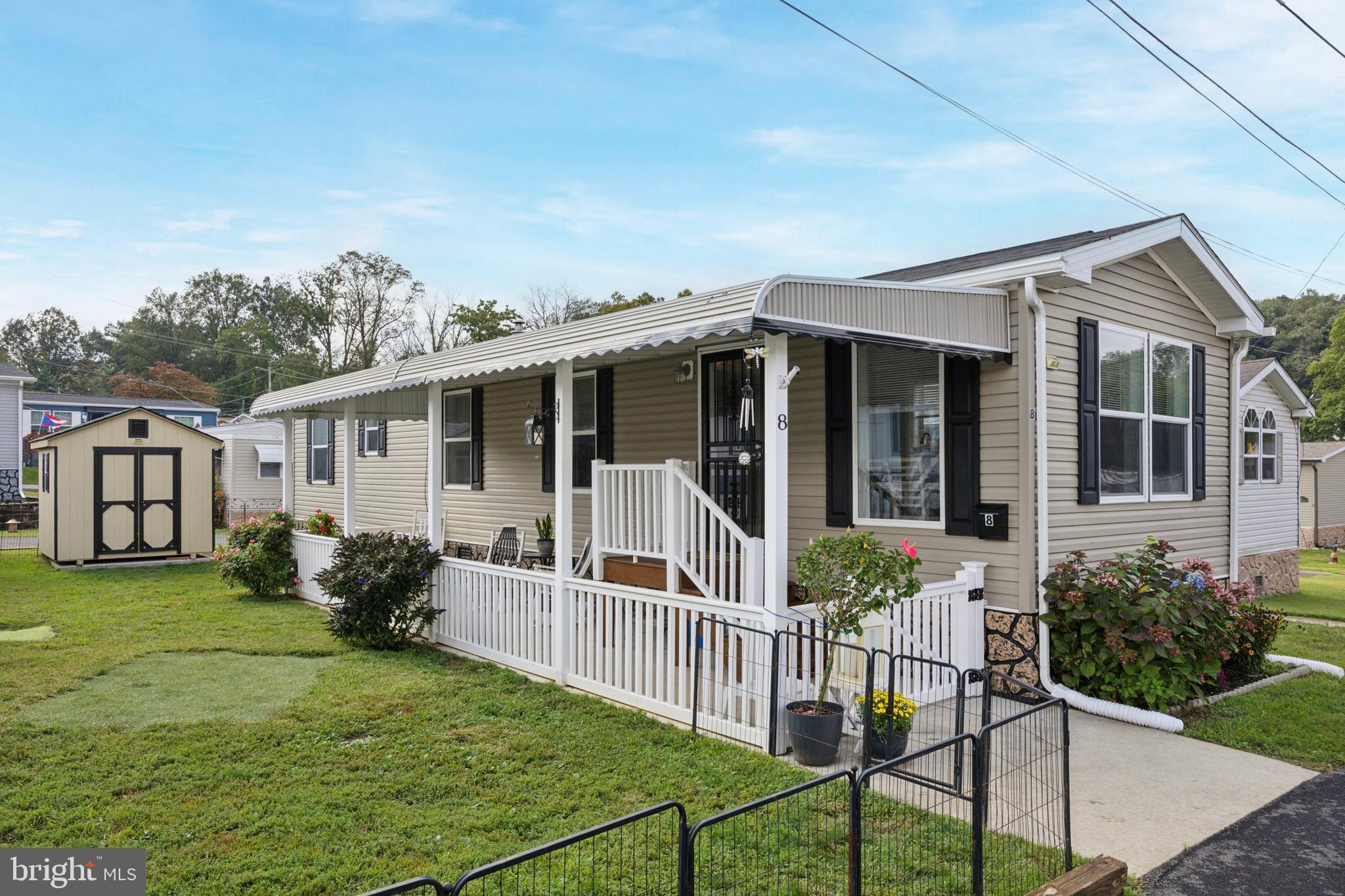 VILLAGE GREEN - Residential