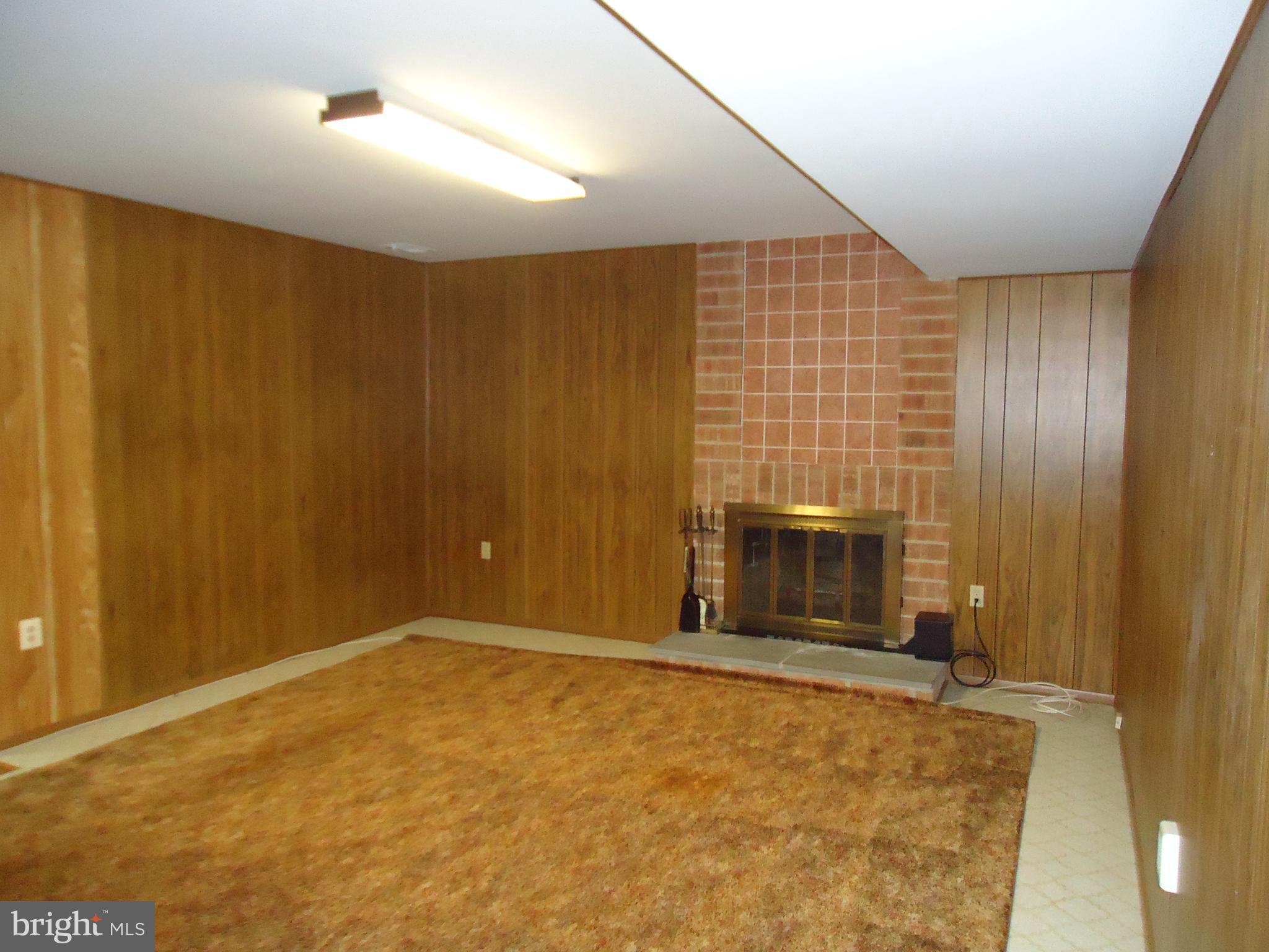 TYSONS WOODS - Residential Lease