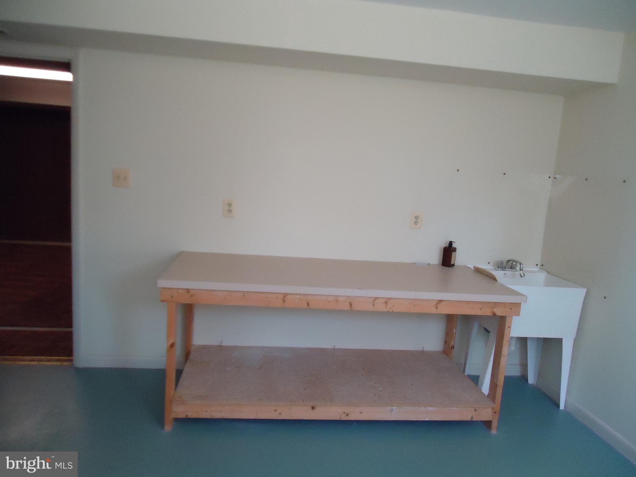 TYSONS WOODS - Residential Lease