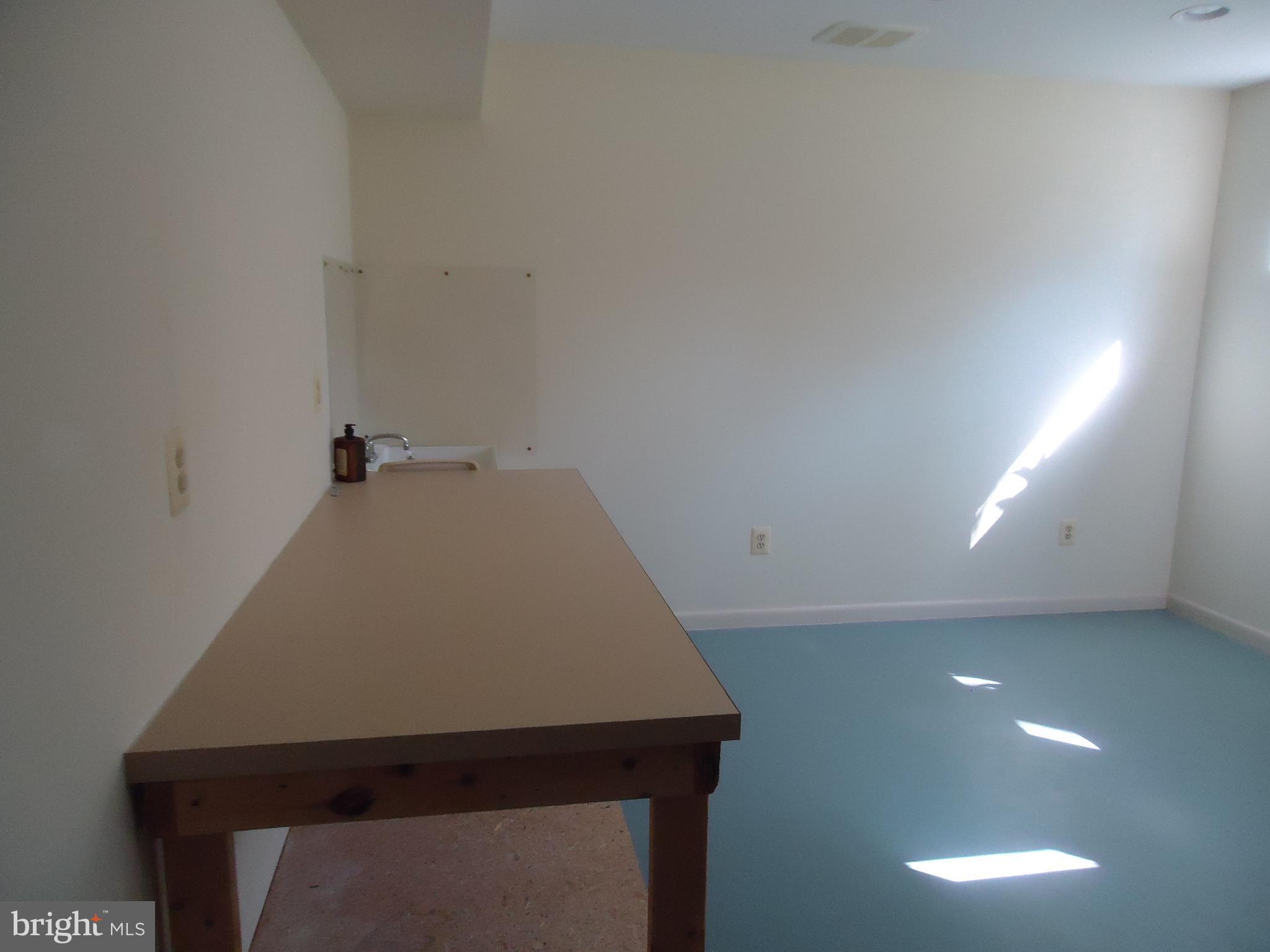 TYSONS WOODS - Residential Lease