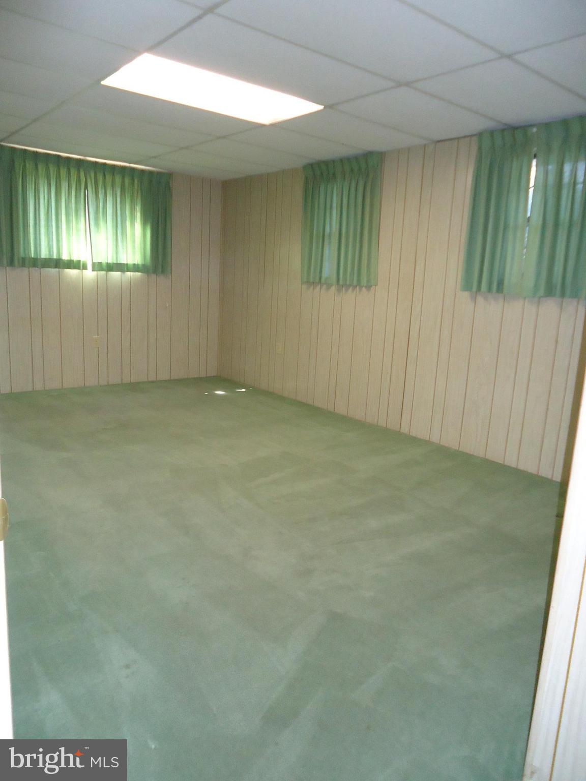 TYSONS WOODS - Residential Lease