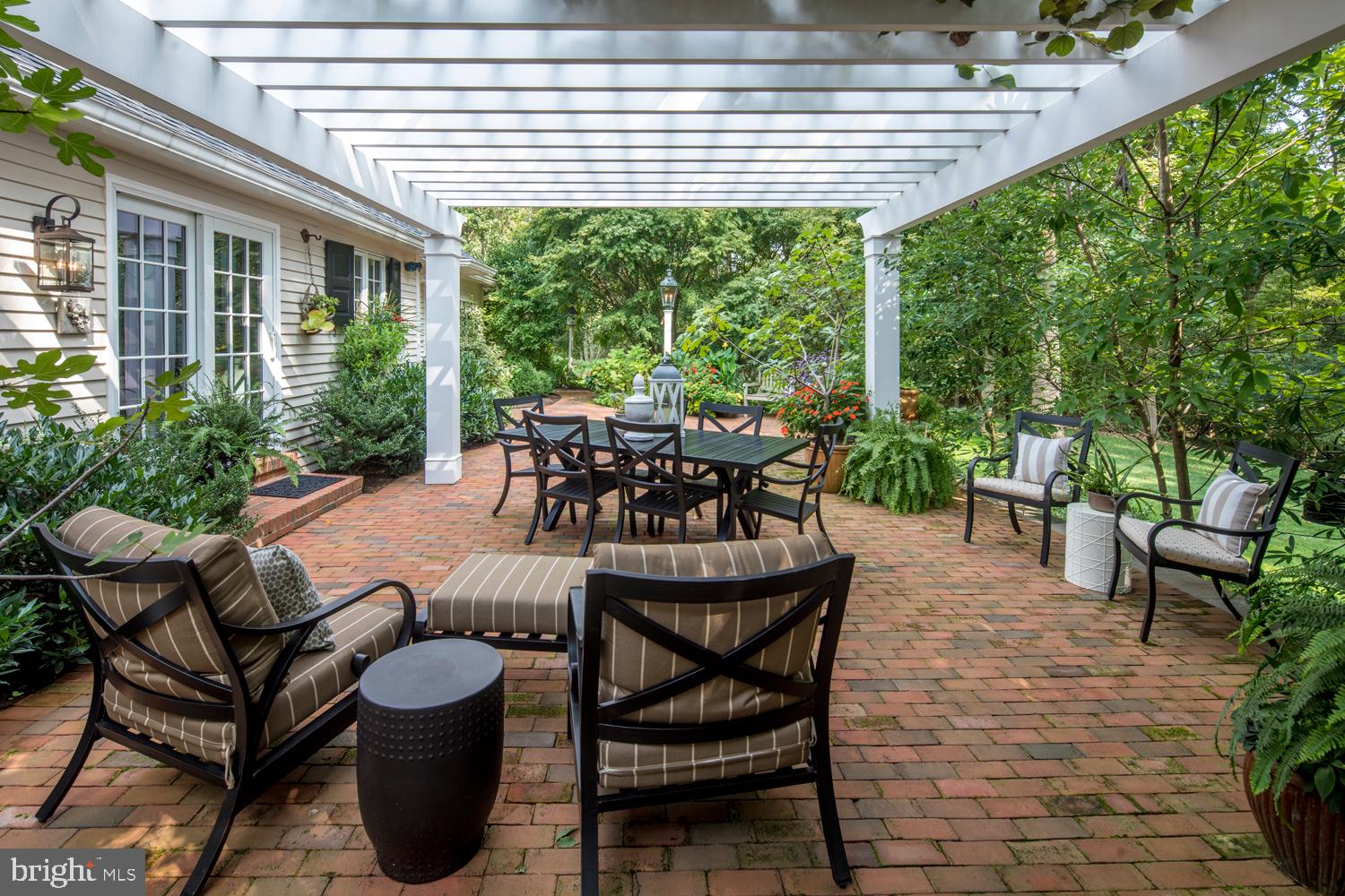 RADNOR HUNT - Residential