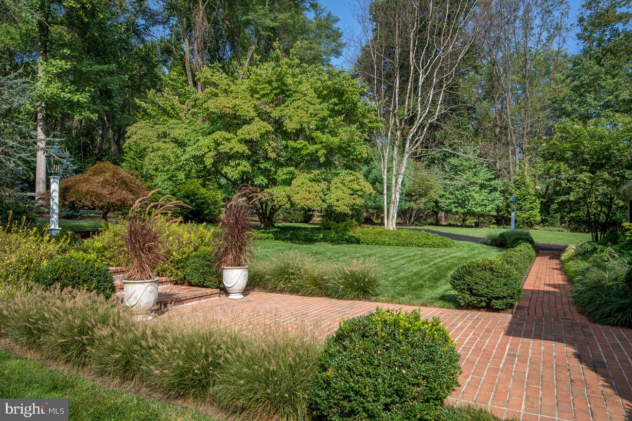 RADNOR HUNT - Residential
