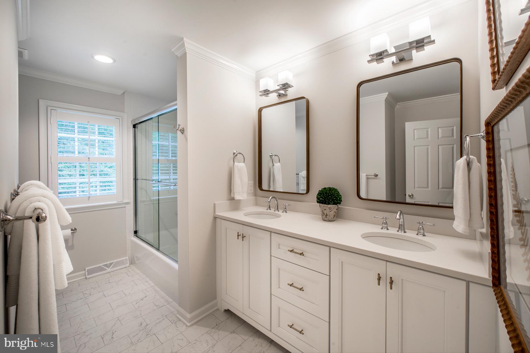 RADNOR HUNT - Residential