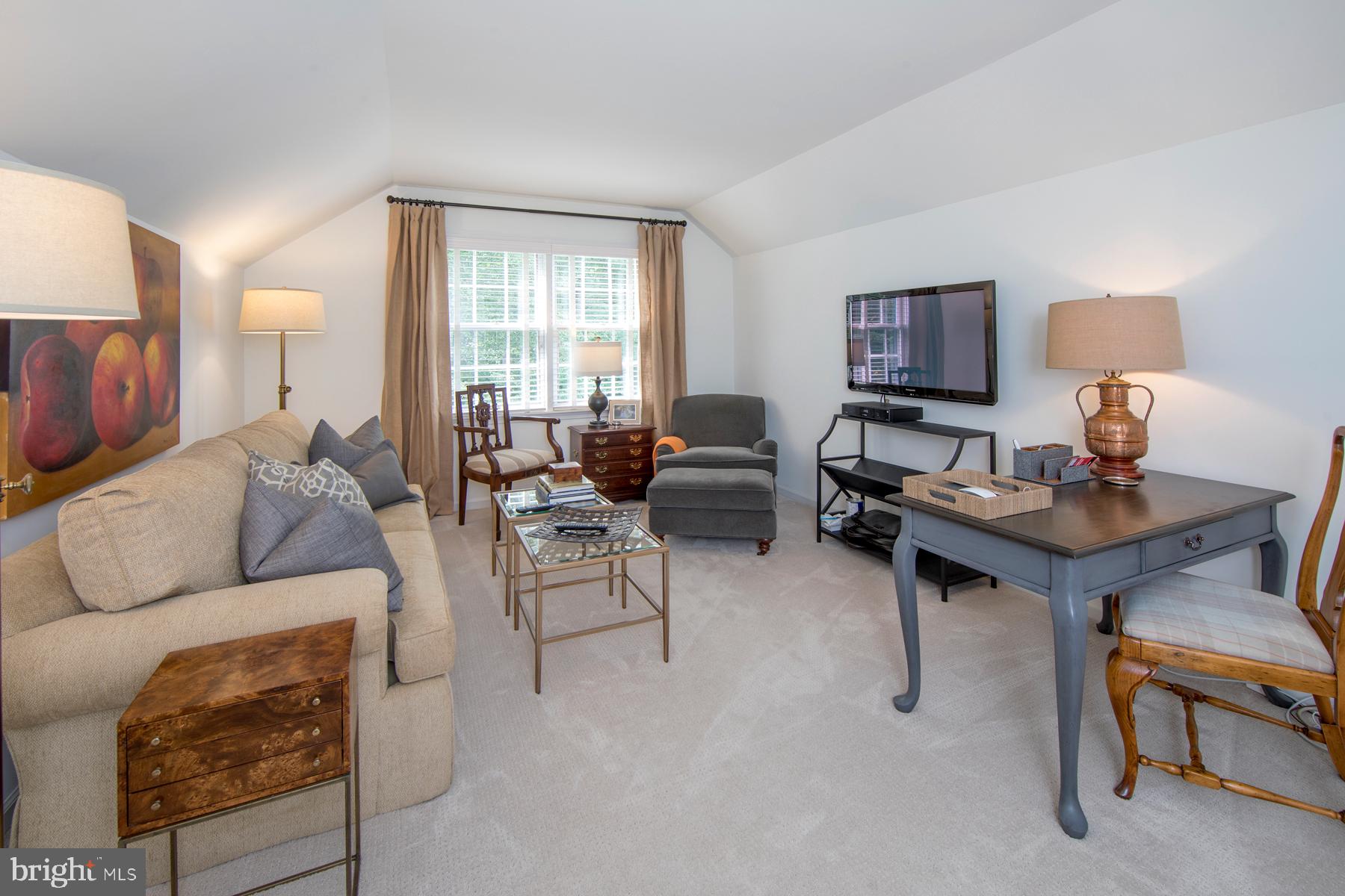 RADNOR HUNT - Residential