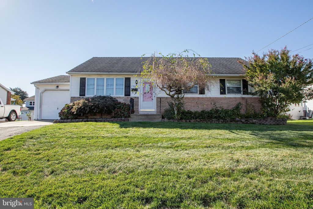 Photo of 50 Elmont Road, HAMILTON, NJ 08610 (MLS # NJME2066120)