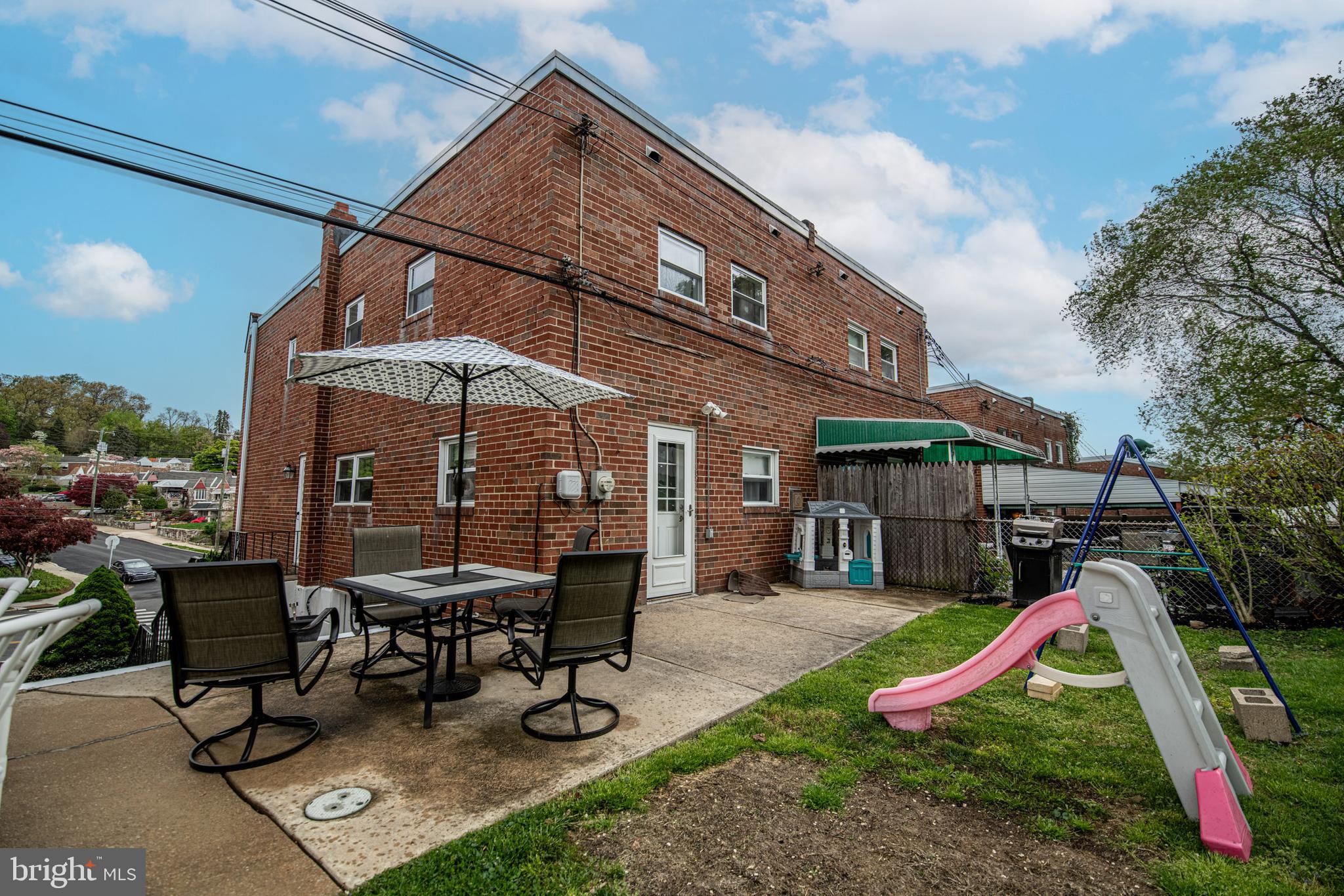 ROXBOROUGH - Residential