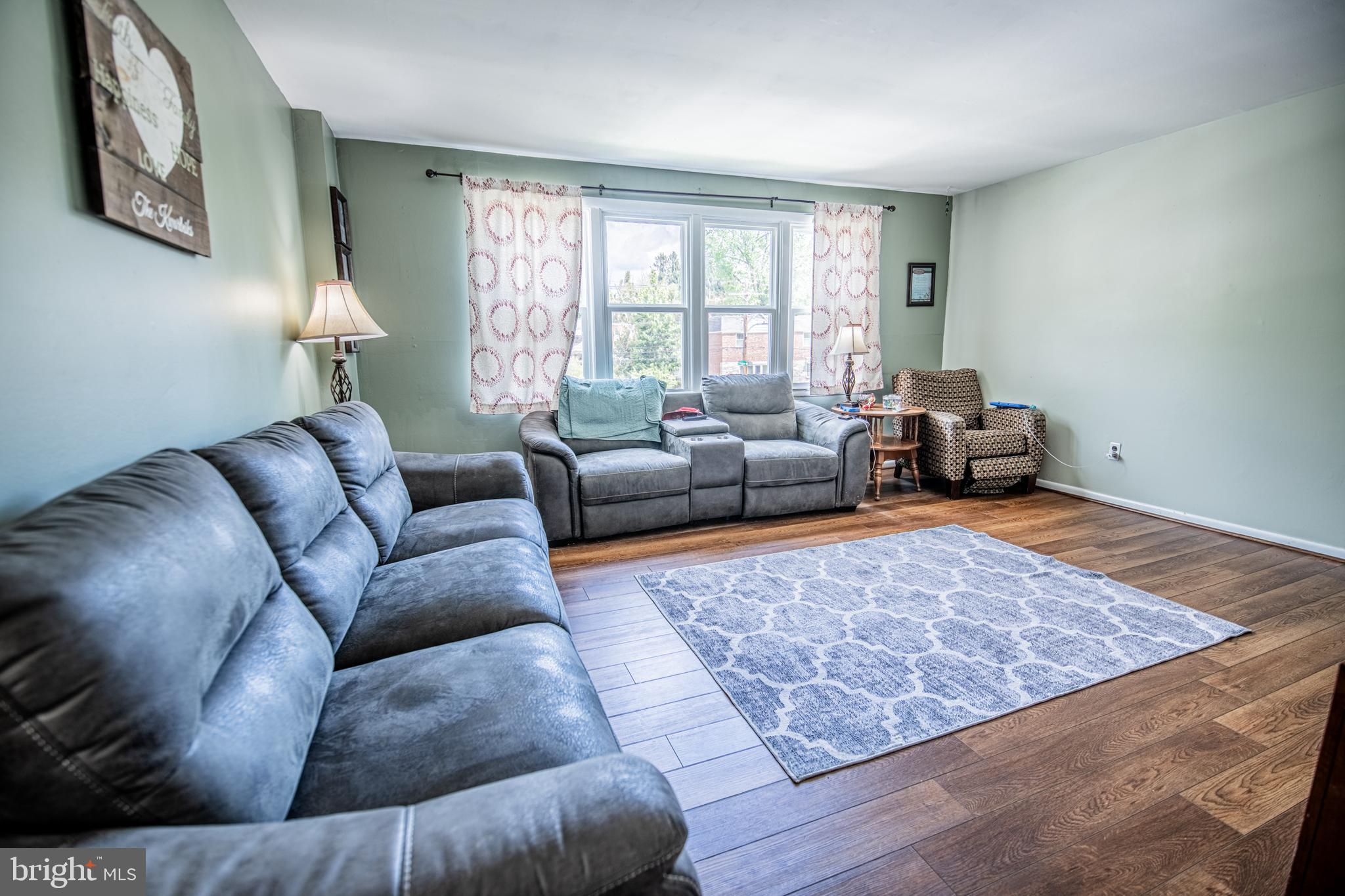 ROXBOROUGH - Residential