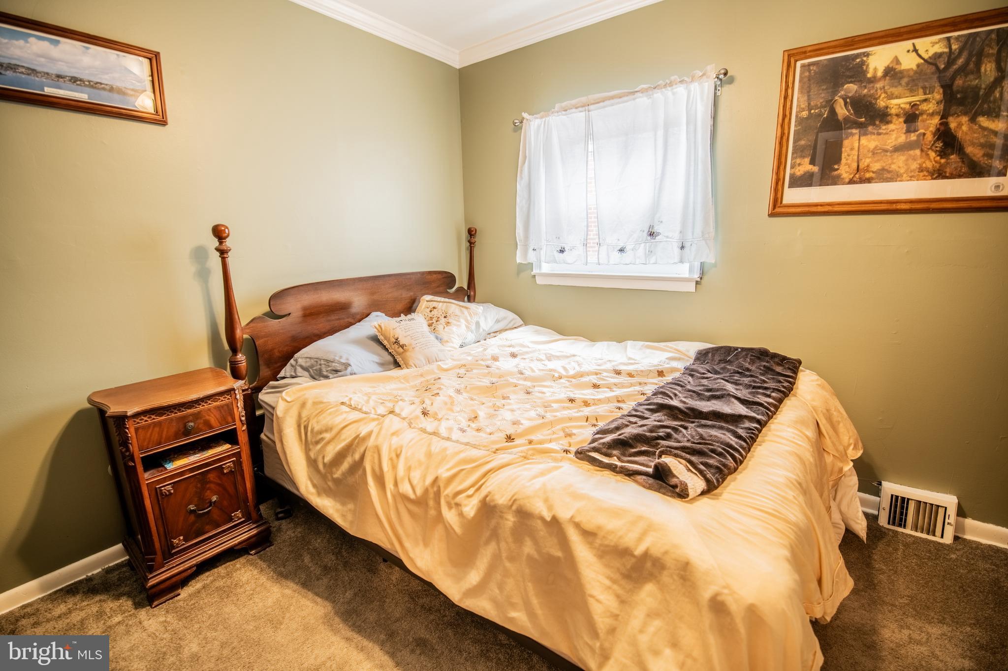 ROXBOROUGH - Residential