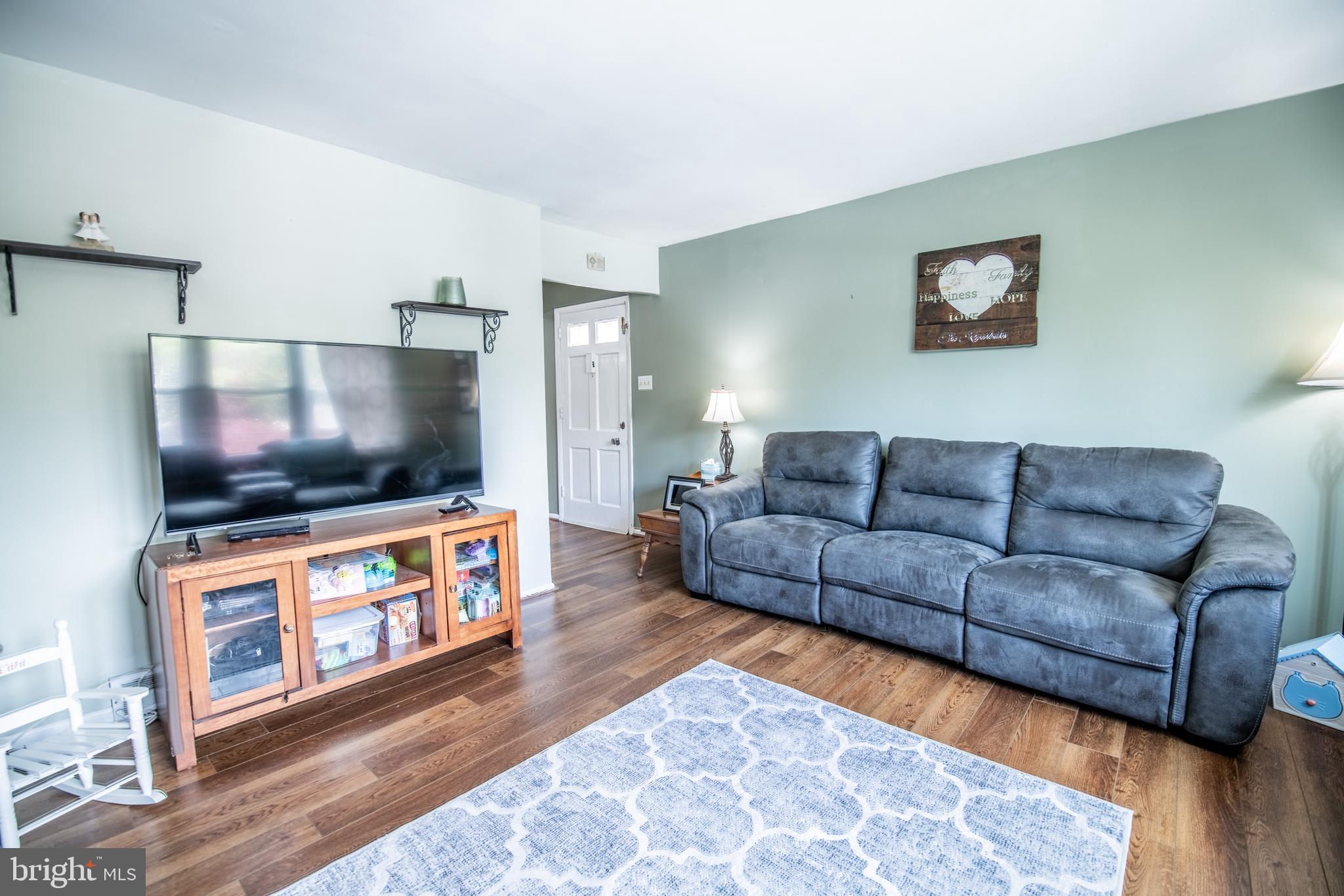 ROXBOROUGH - Residential