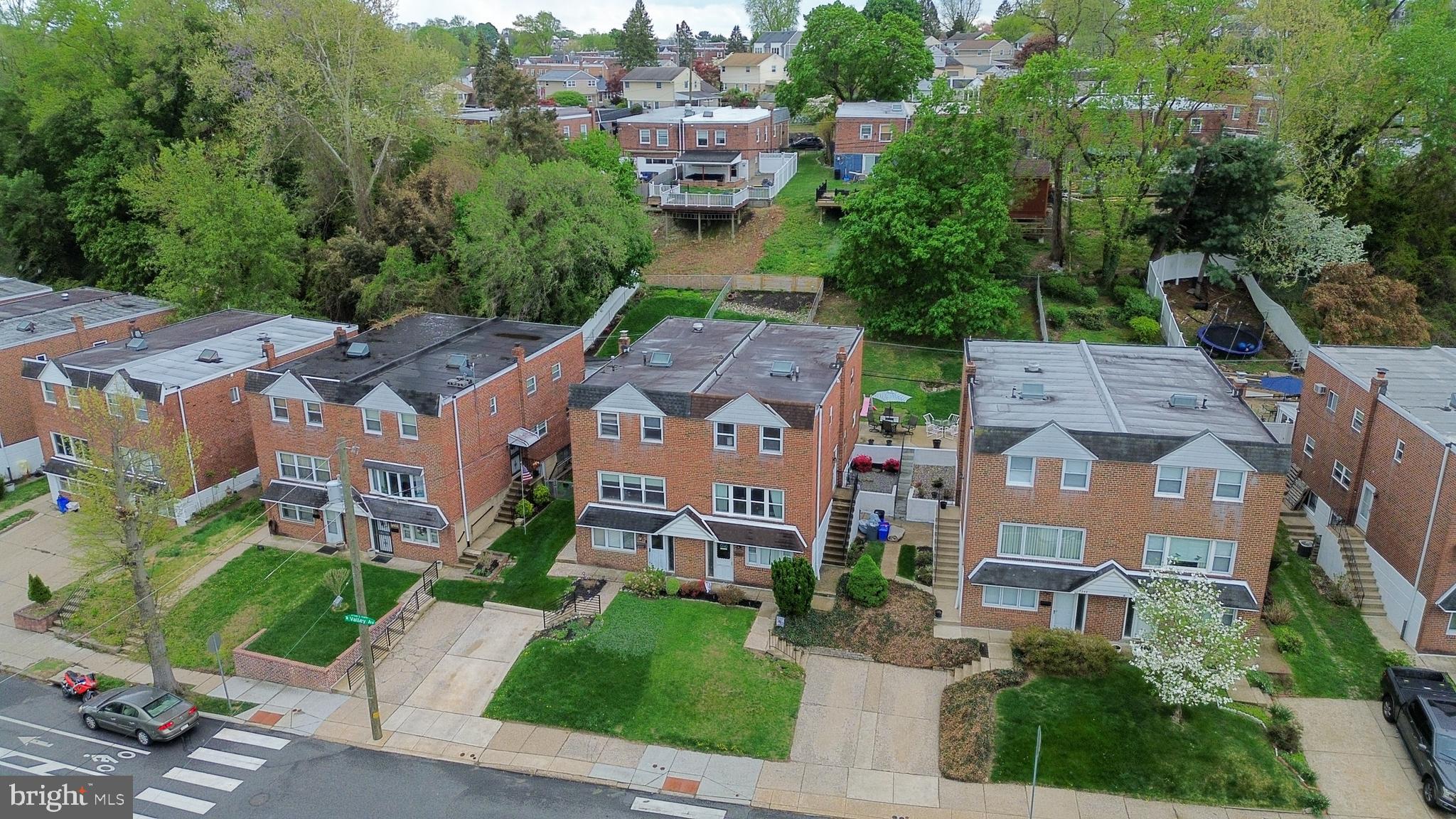 ROXBOROUGH - Residential