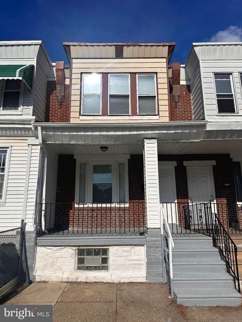 Townhouse For Sale - 5648 N Lawrence Street<br/> PHILADELPHIA, PA 19120