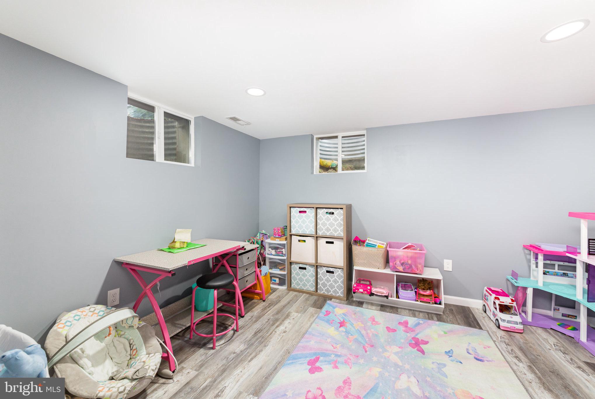 PERRY HALL - Residential