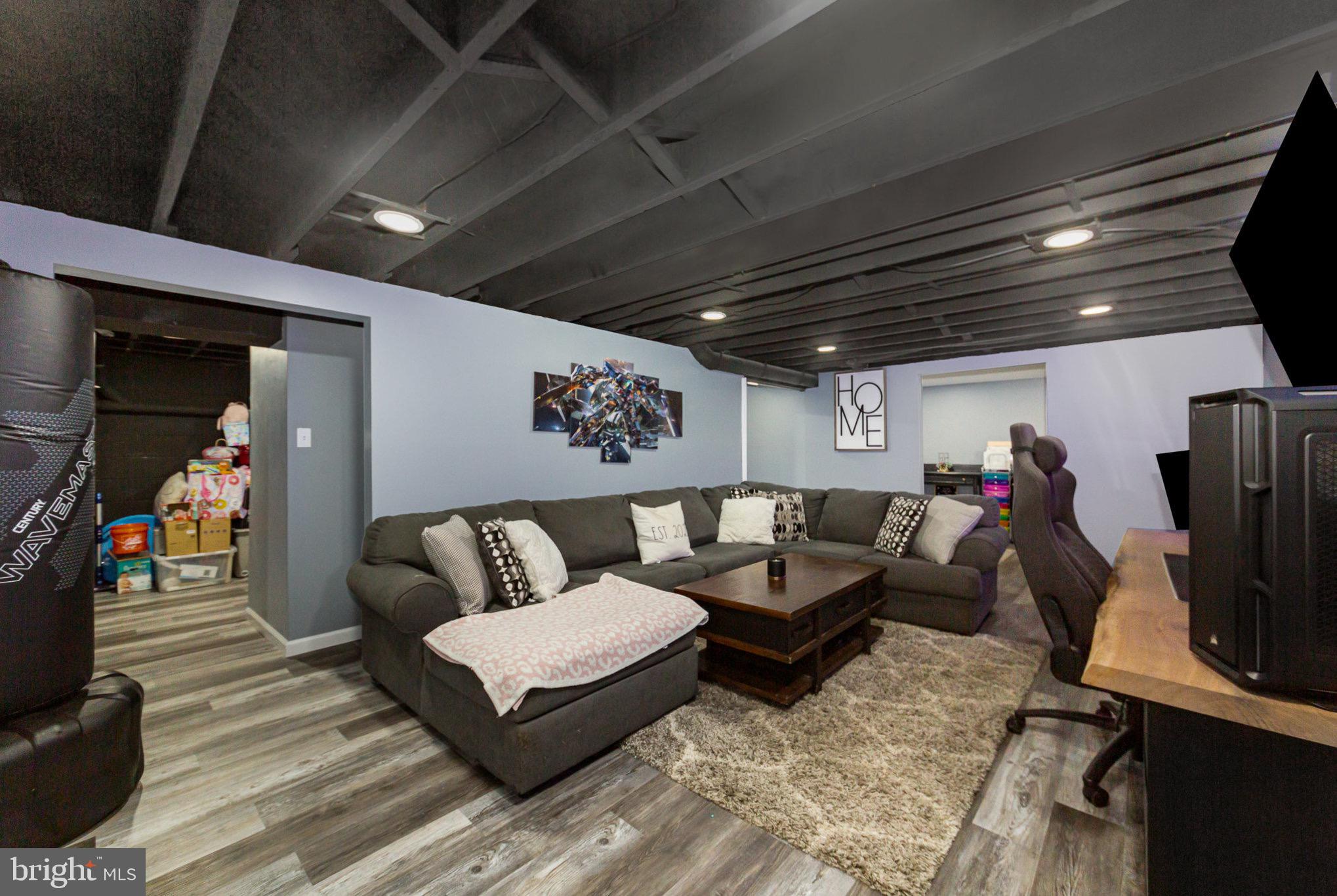 PERRY HALL - Residential
