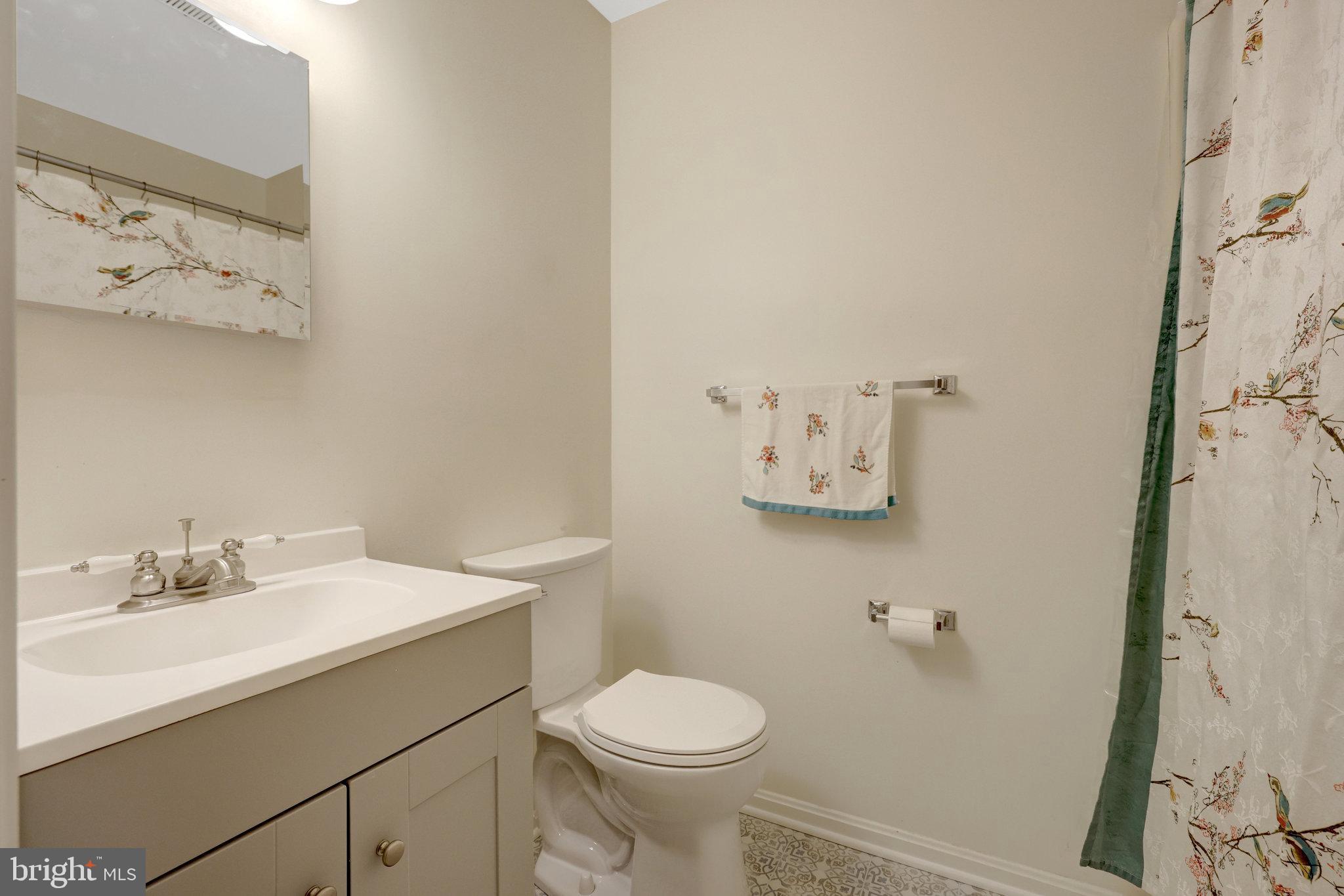 LEEHIGH VILLAGE - Residential